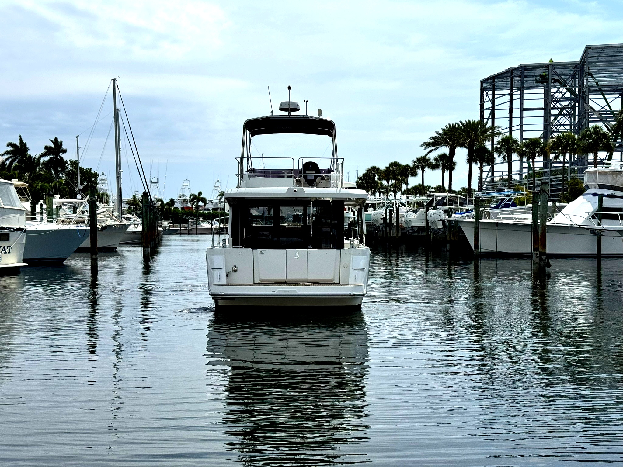 Beneteau Swift Trawler 35 — Aft