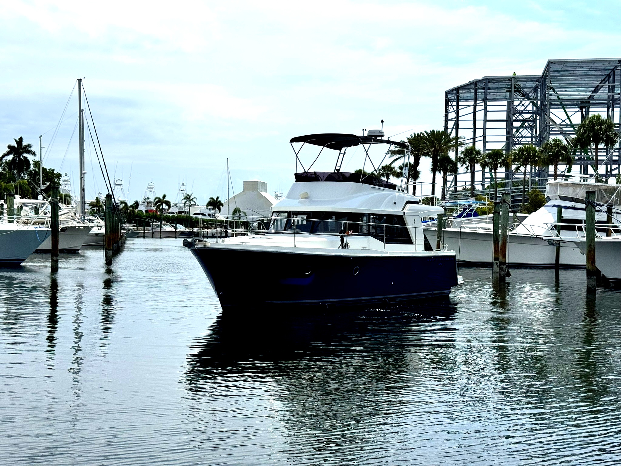 Beneteau Swift Trawler 35 — Port Forward