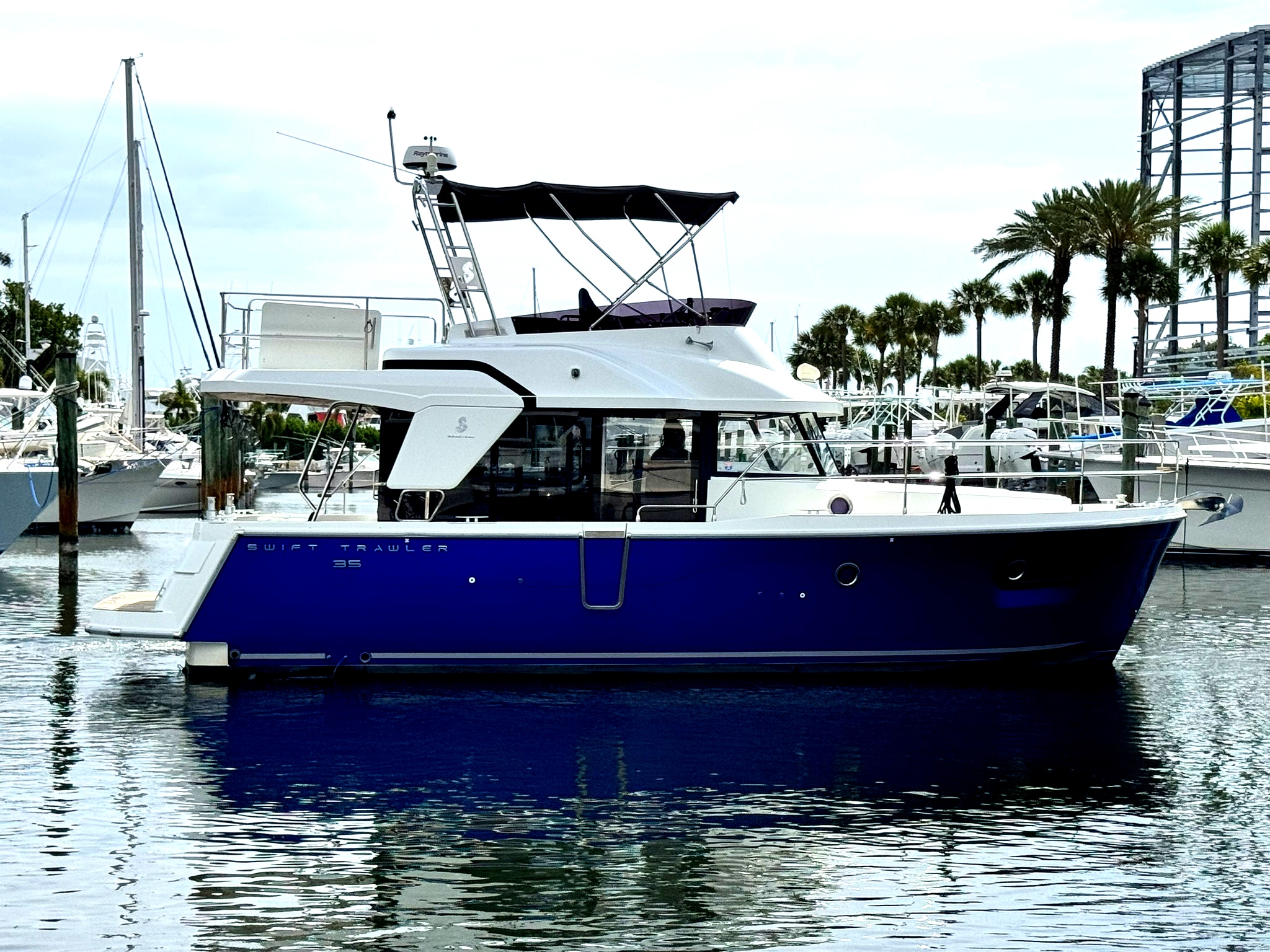 Beneteau Swift Trawler 35 — Starboard