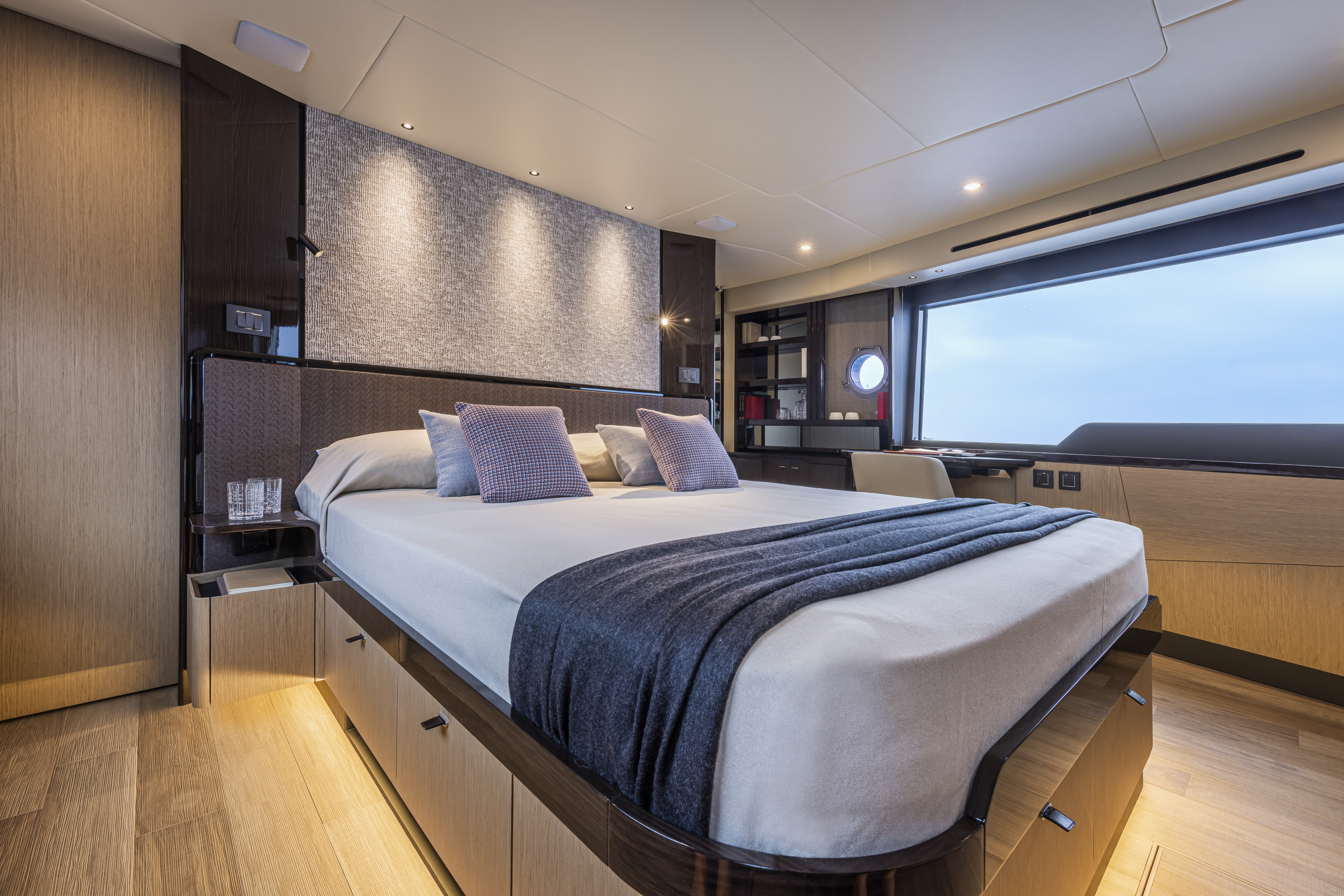 56 FLY flybridge dining lounge — sea view