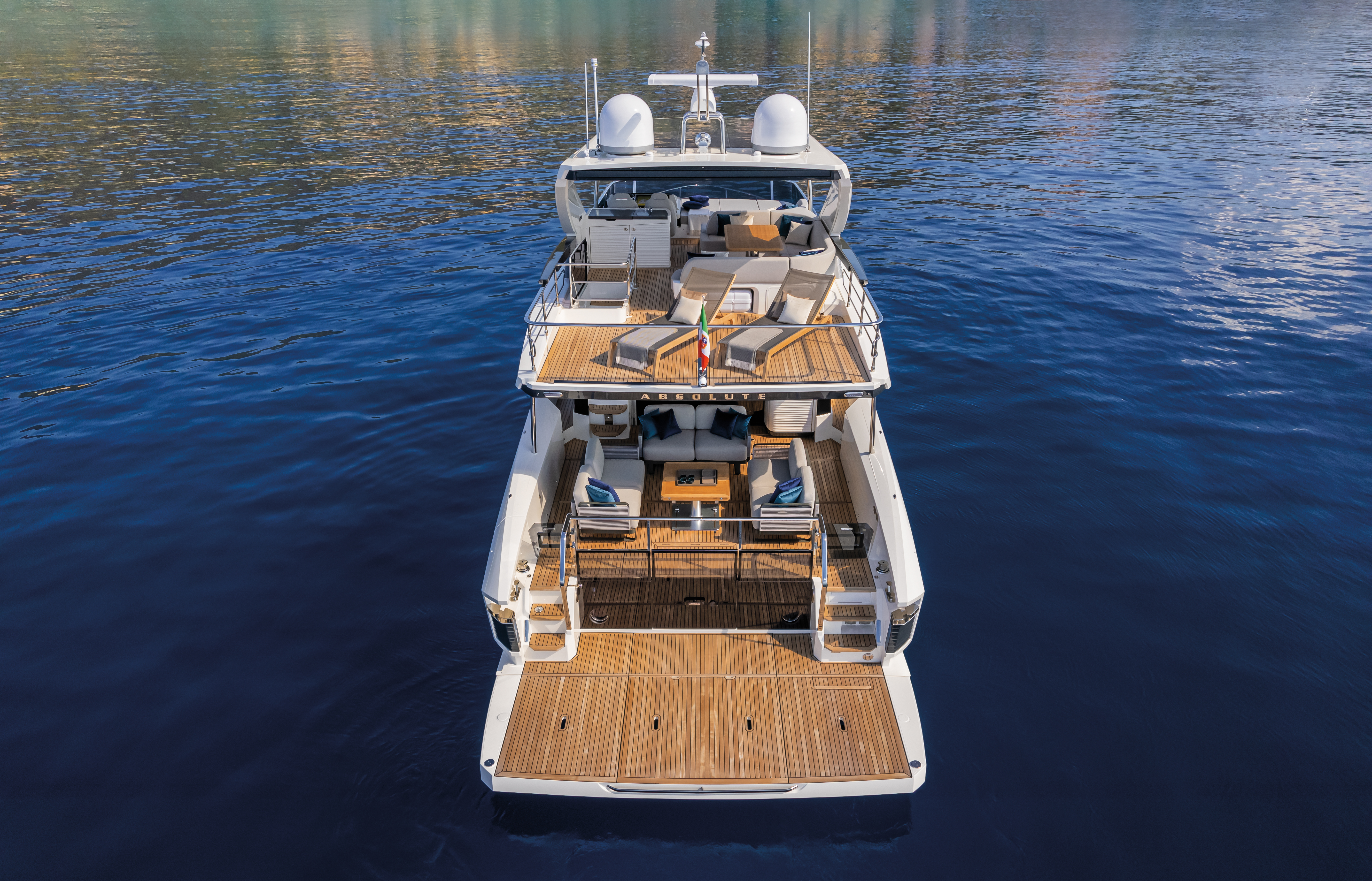 60 FLY exterior
