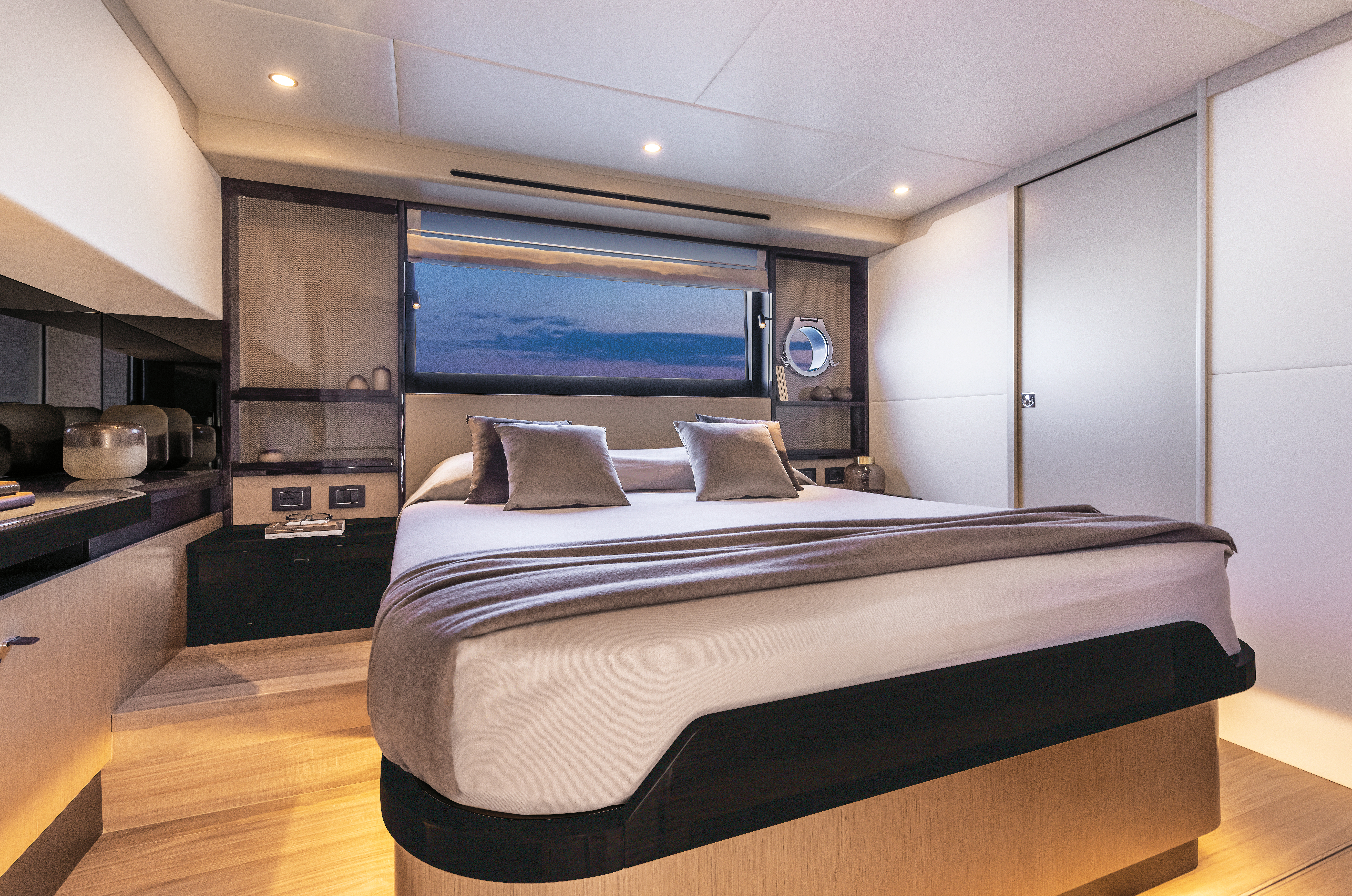 60 FLY cabin