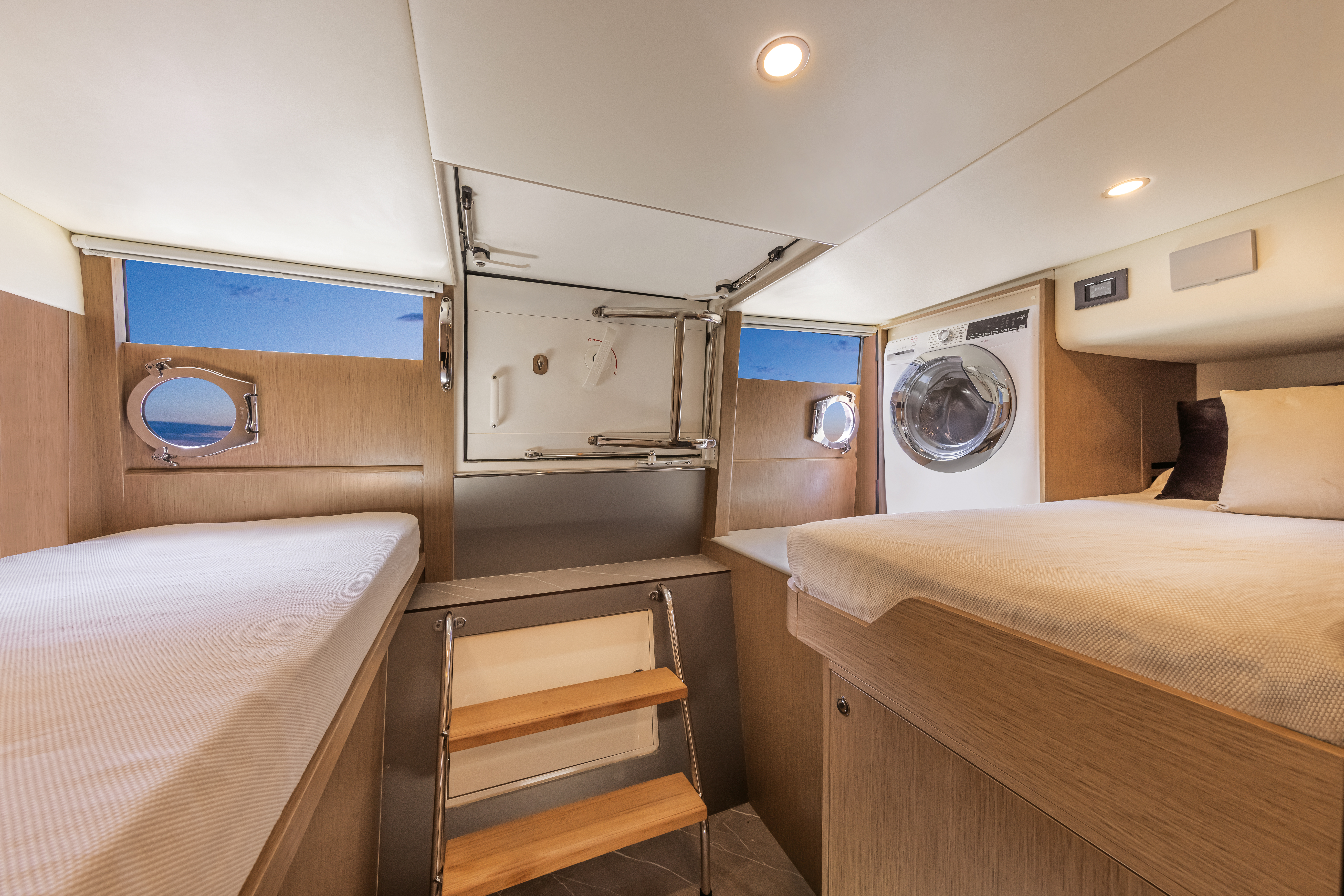 60 FLY twin cabin with en-suite