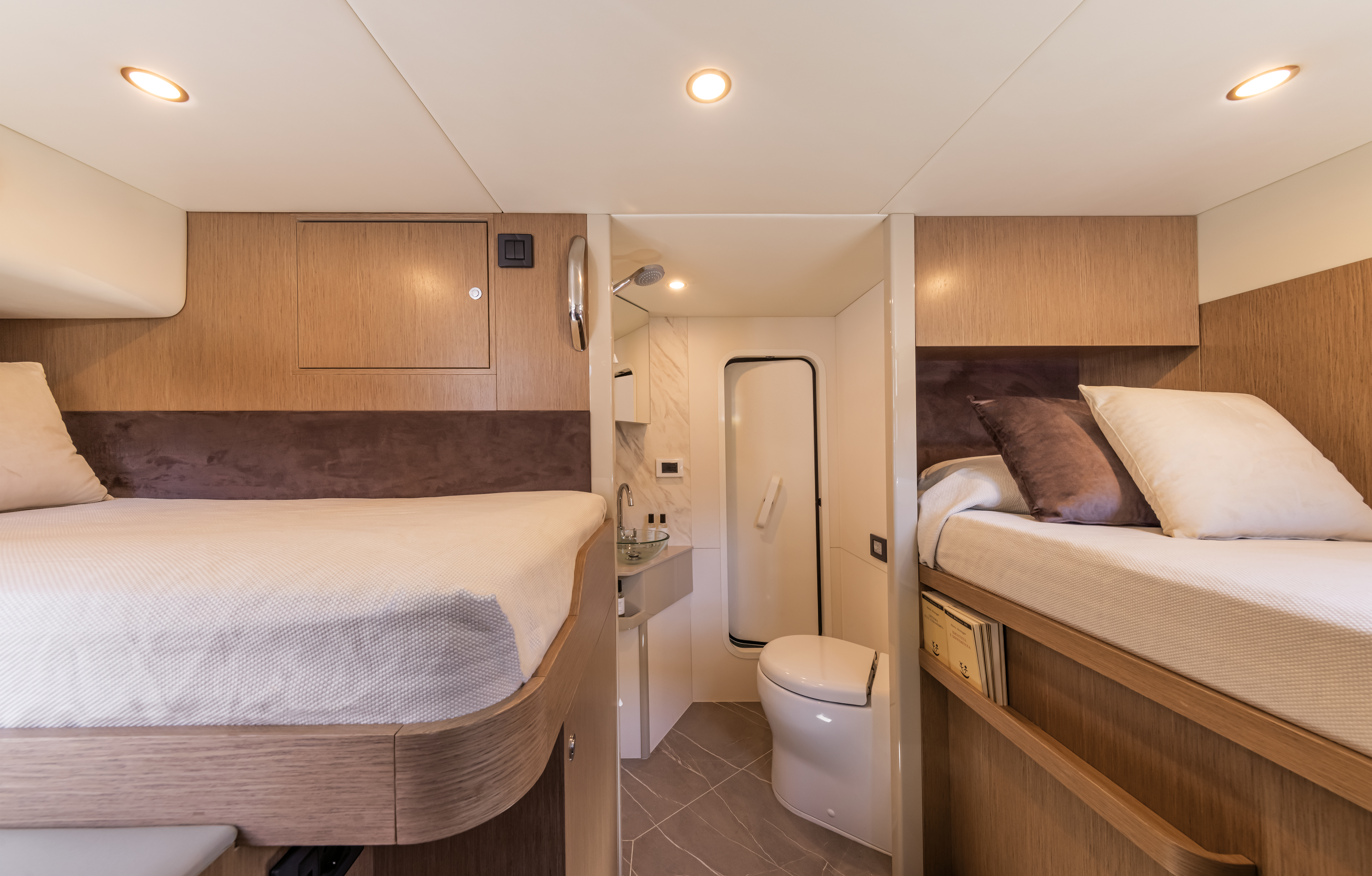 60 FLY cabin