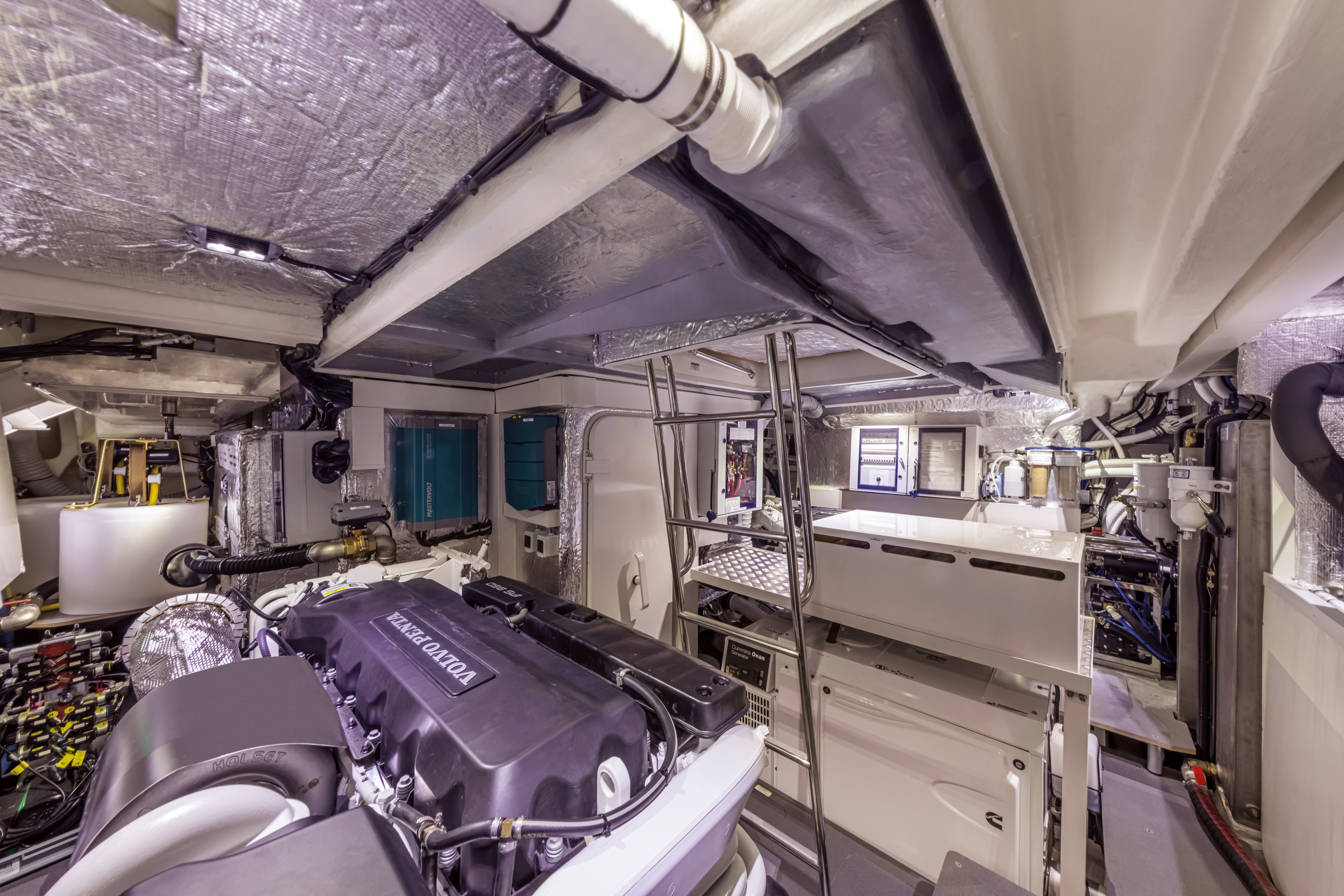 60 FLY cabin