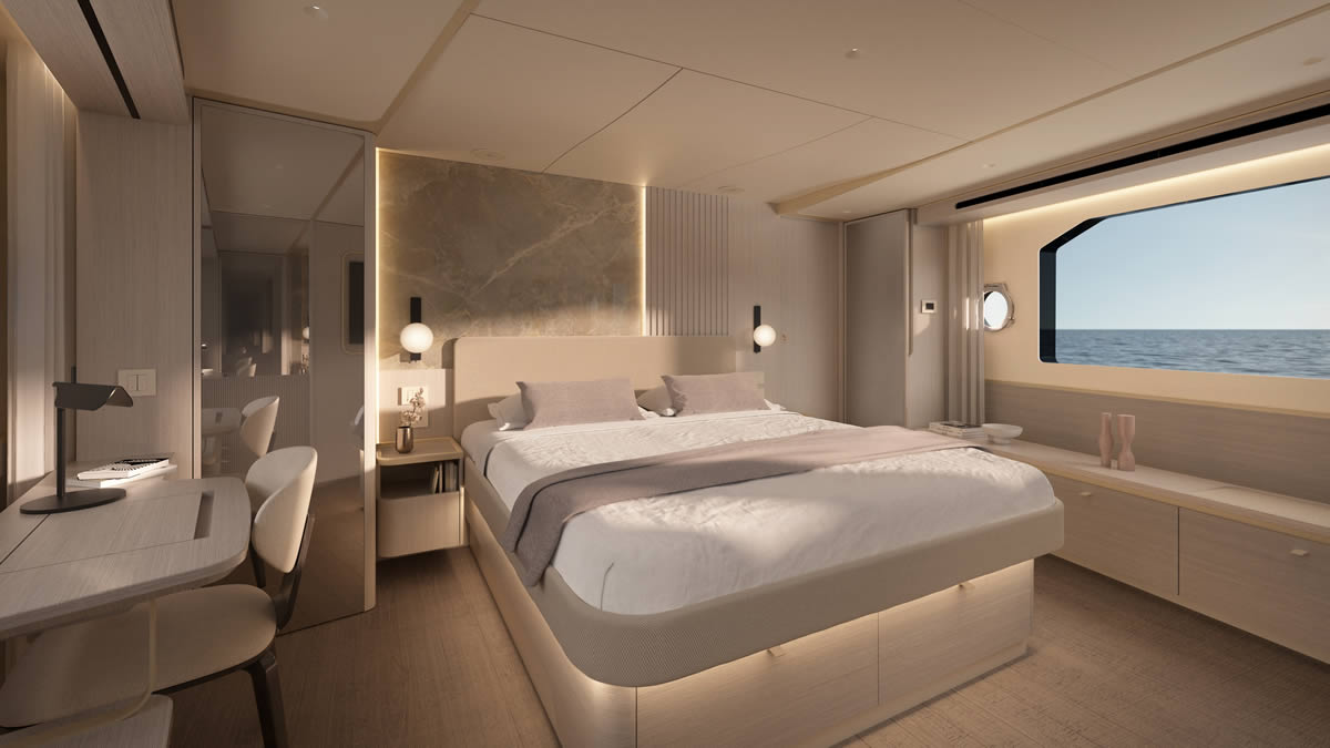 70 FLY foredeck sun lounge