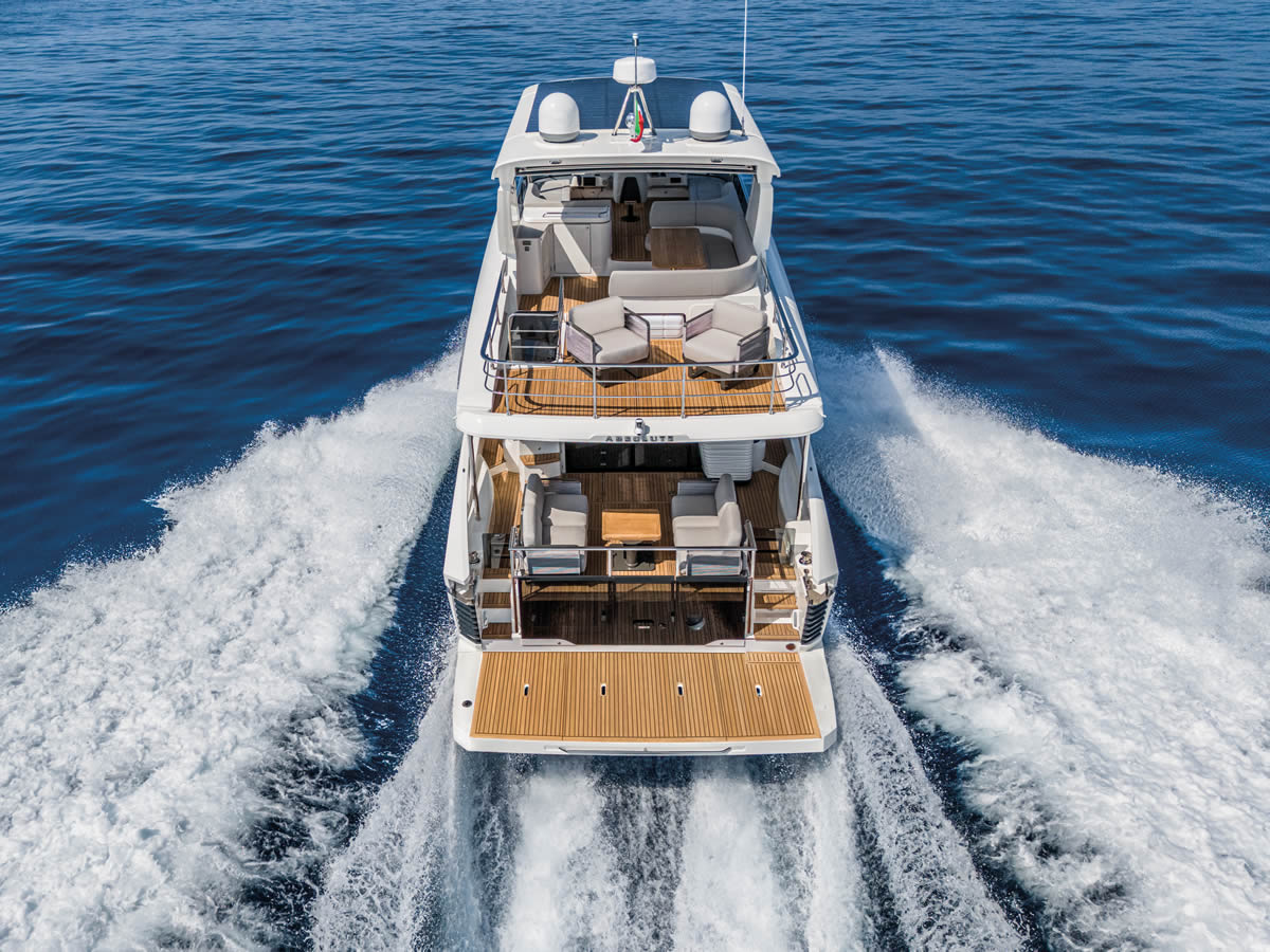 Navetta 53 aerial stern running