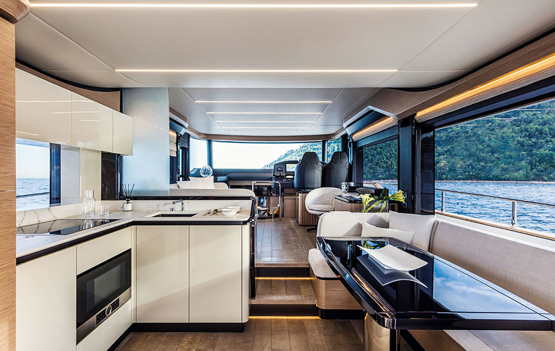 Navetta 58 aft cockpit Absolute badge