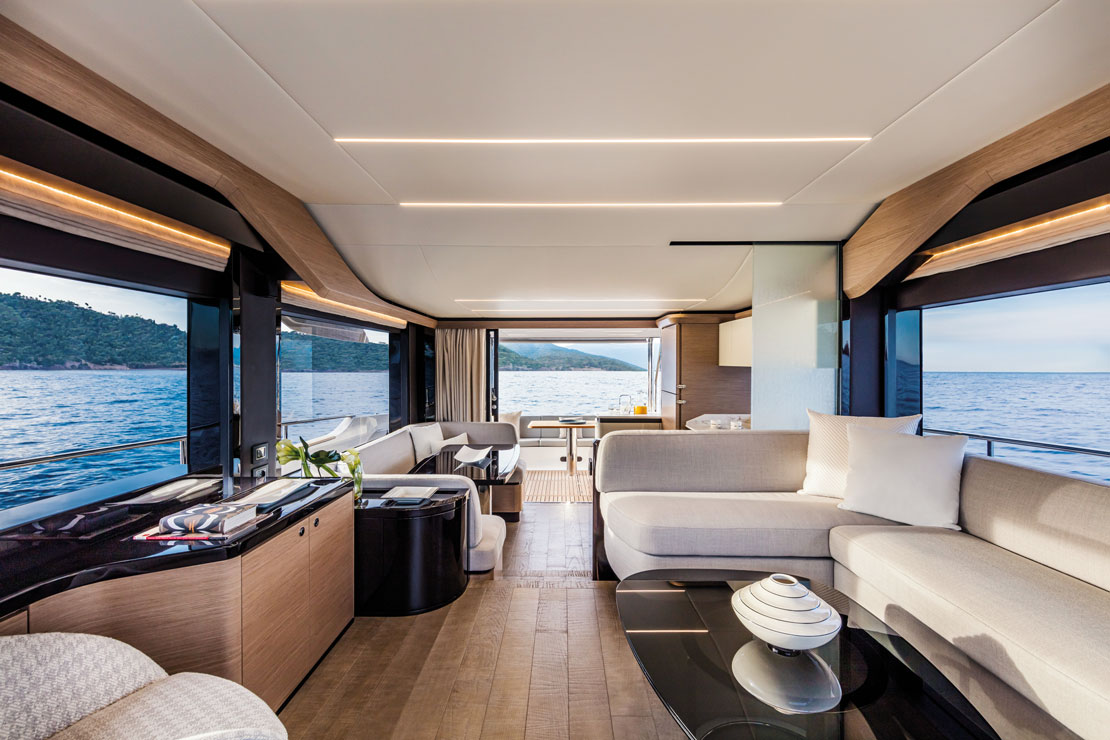Navetta 58 flybridge overview 1