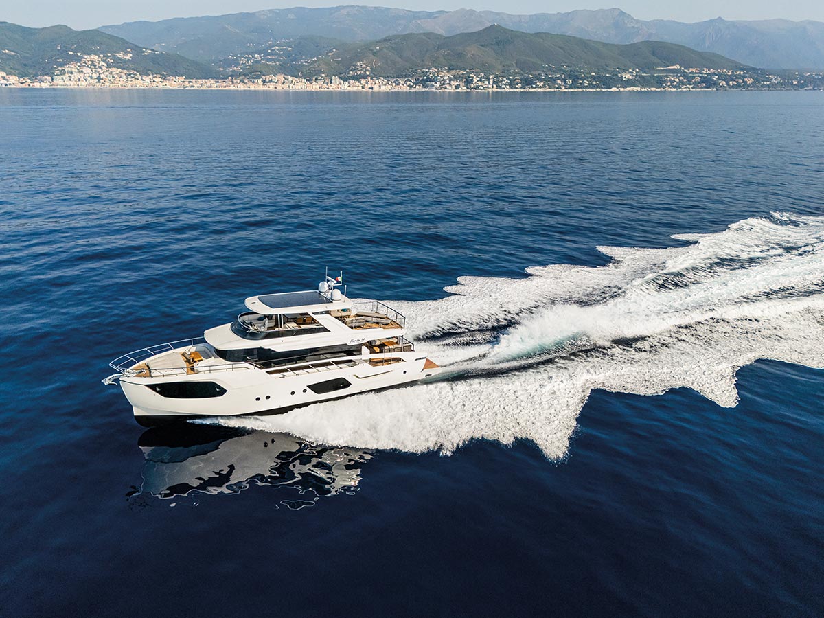 Navetta 70 running port aerial