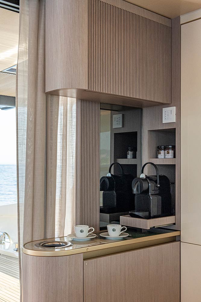 Absolute Navetta 70