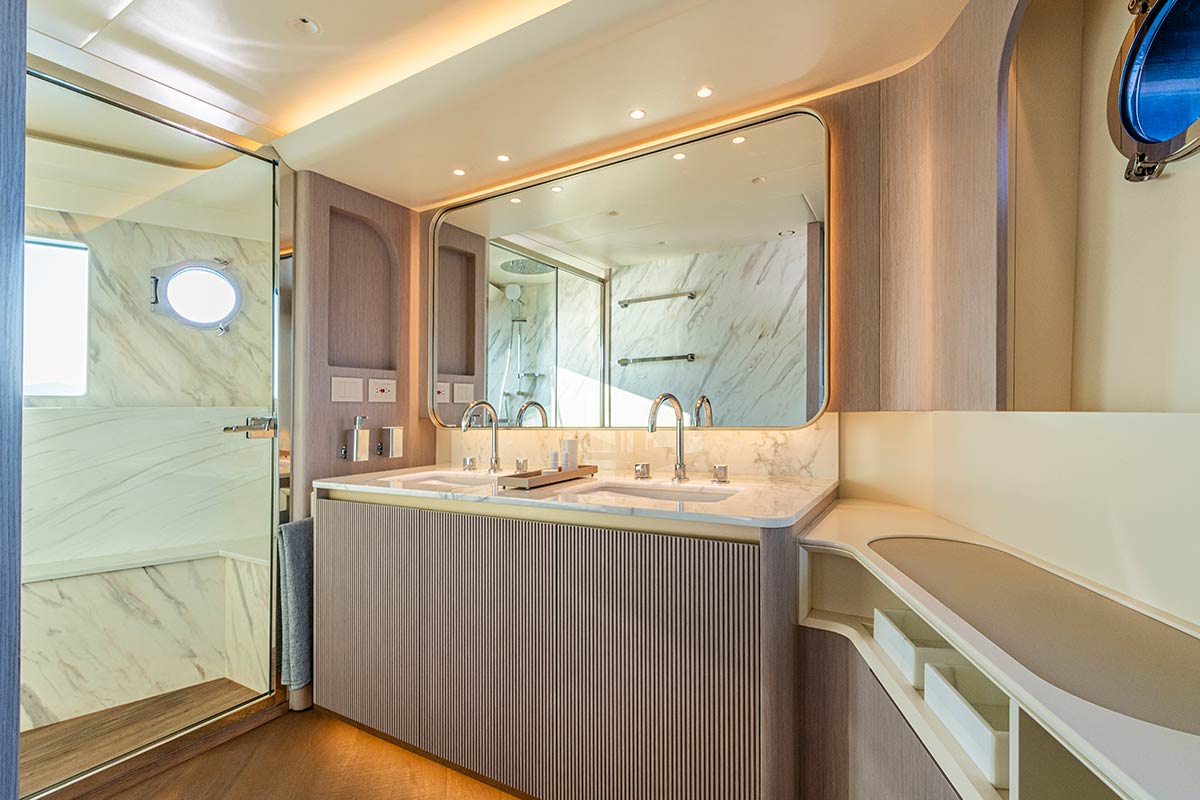 Absolute Navetta 70