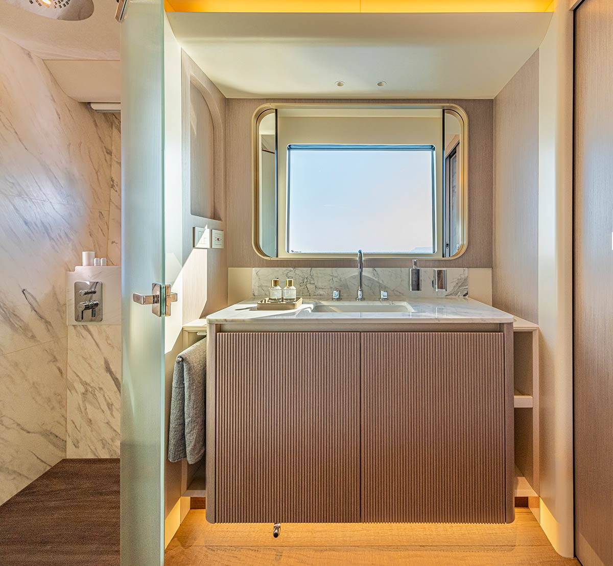 Absolute Navetta 70