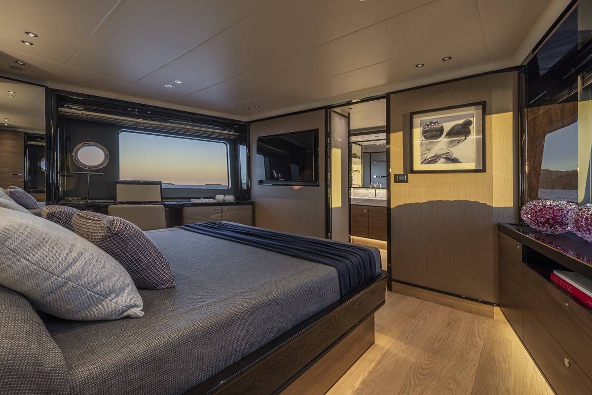Absolute Navetta 75