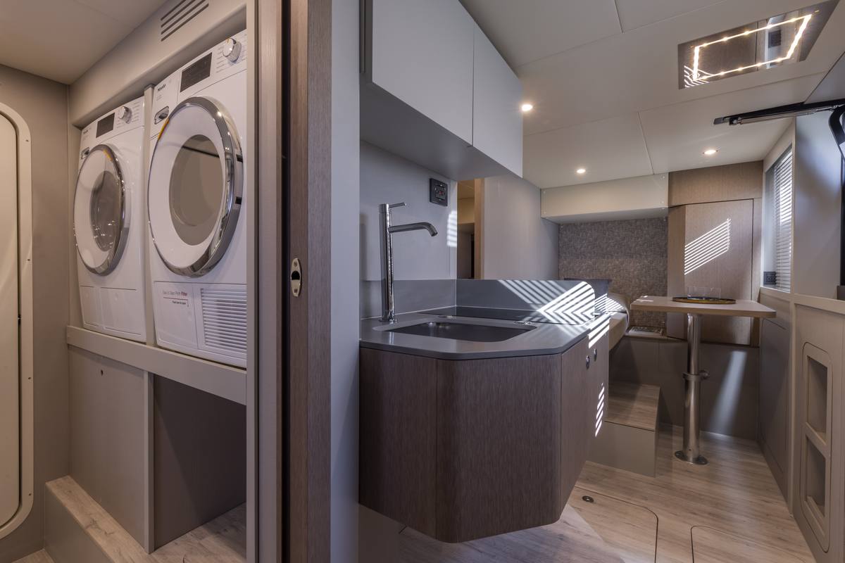 Absolute Navetta 75