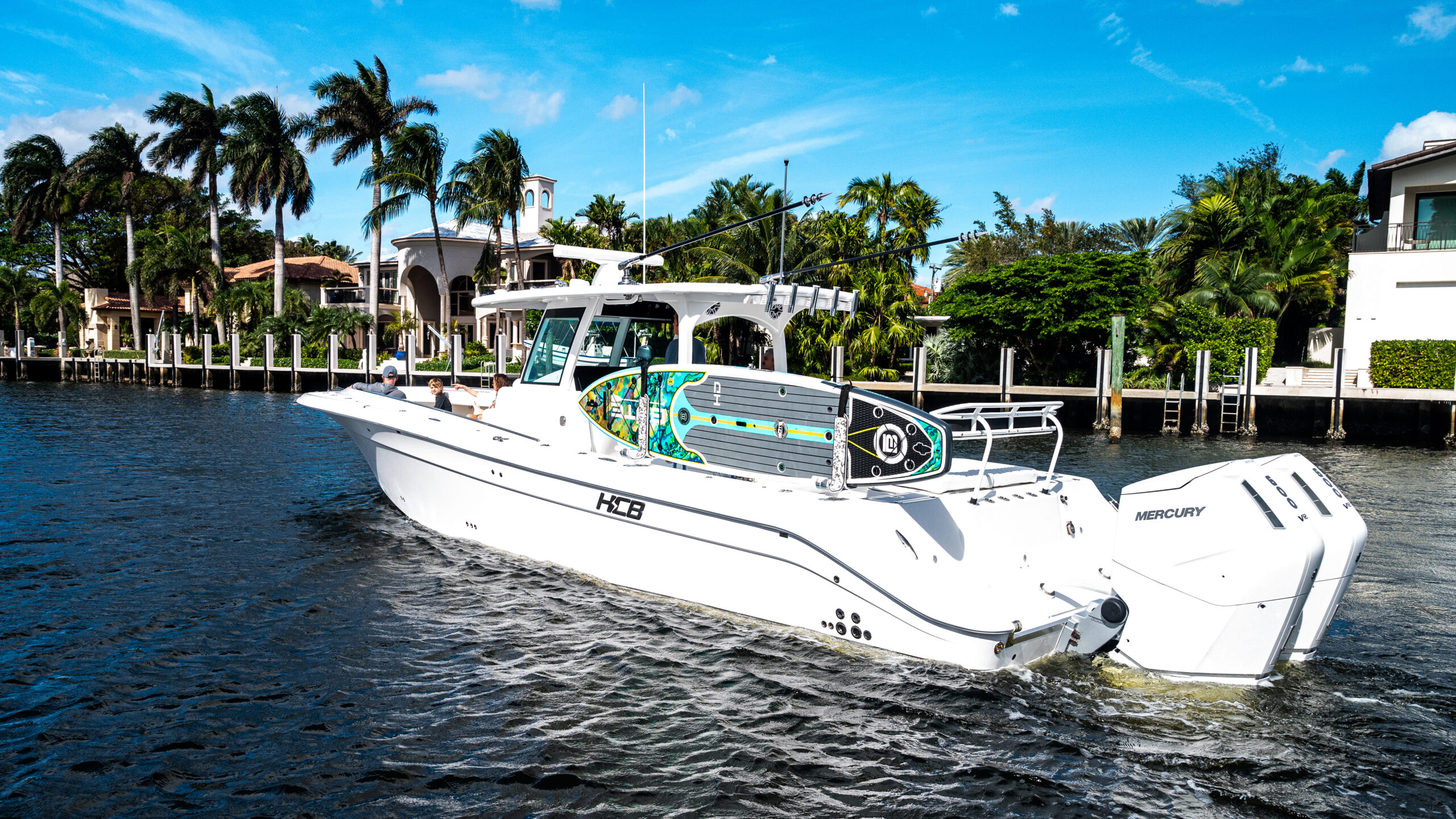 HCB 39 Speciale — South Beach waterway running shot