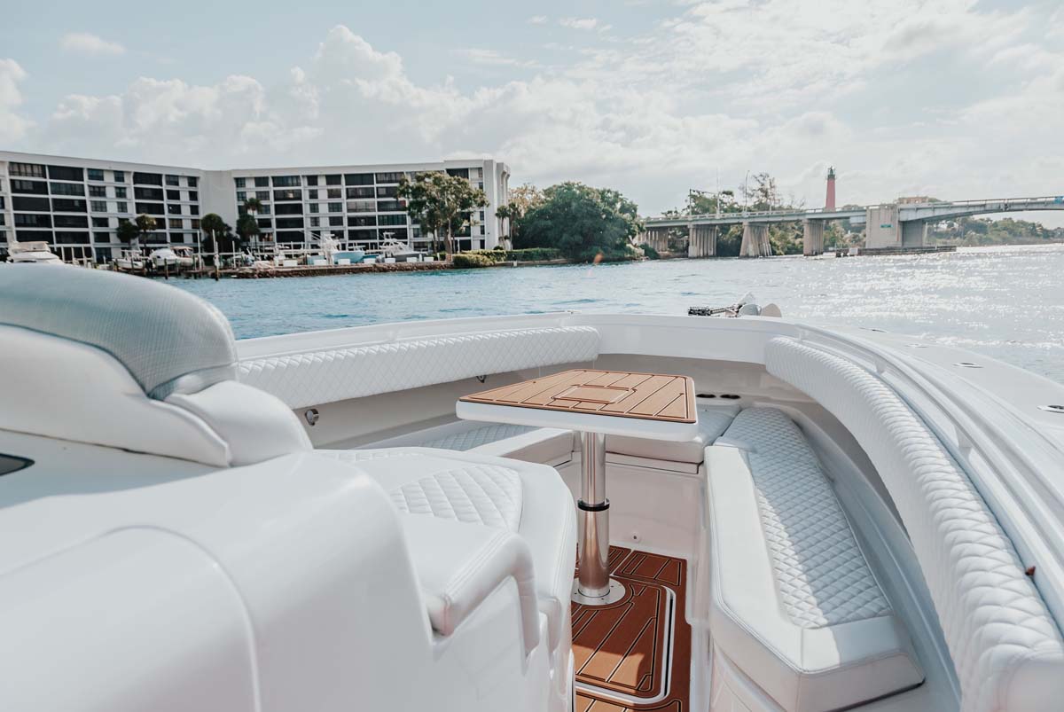 HCB 42 Lujo — bow lounge forward, Jupiter Lighthouse