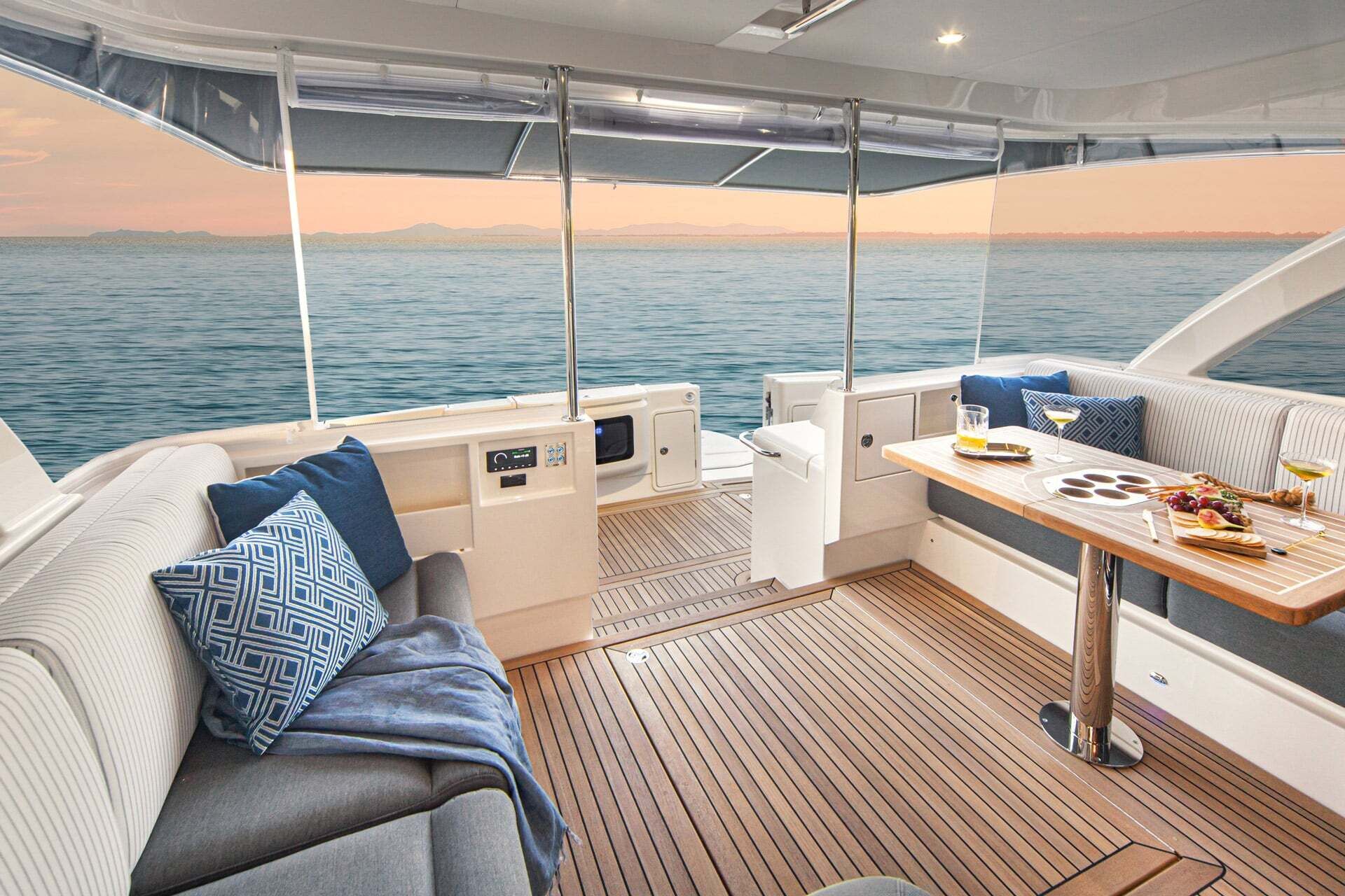 Riviera 46 Sports Motor Yacht profile