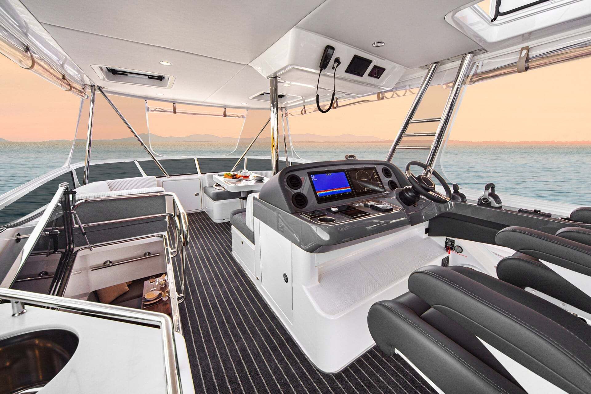 Riviera 46 SMY – Riviera 46 Sports Motor Yacht Flybridge 01