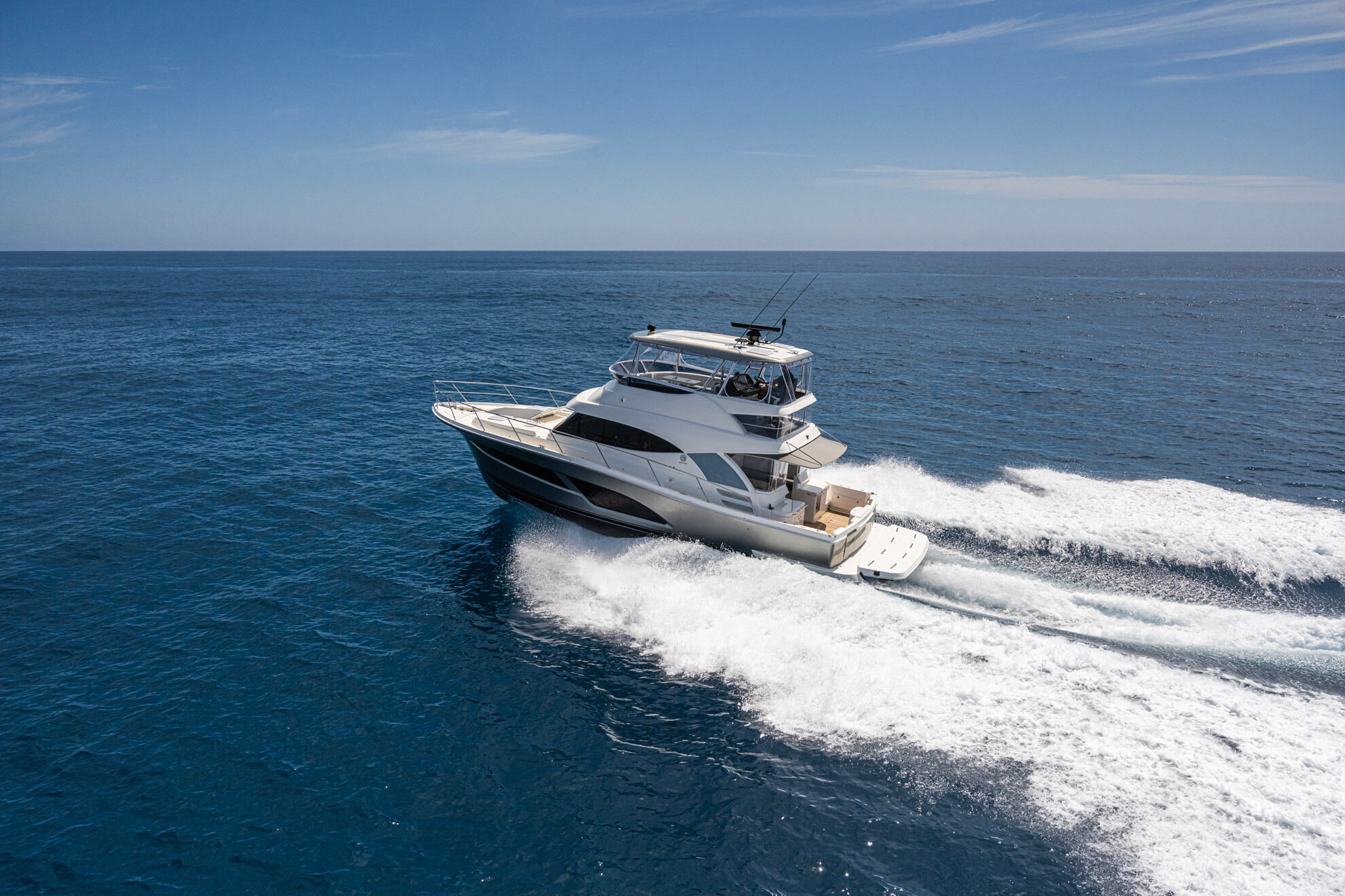Riviera 46 SMY running shot