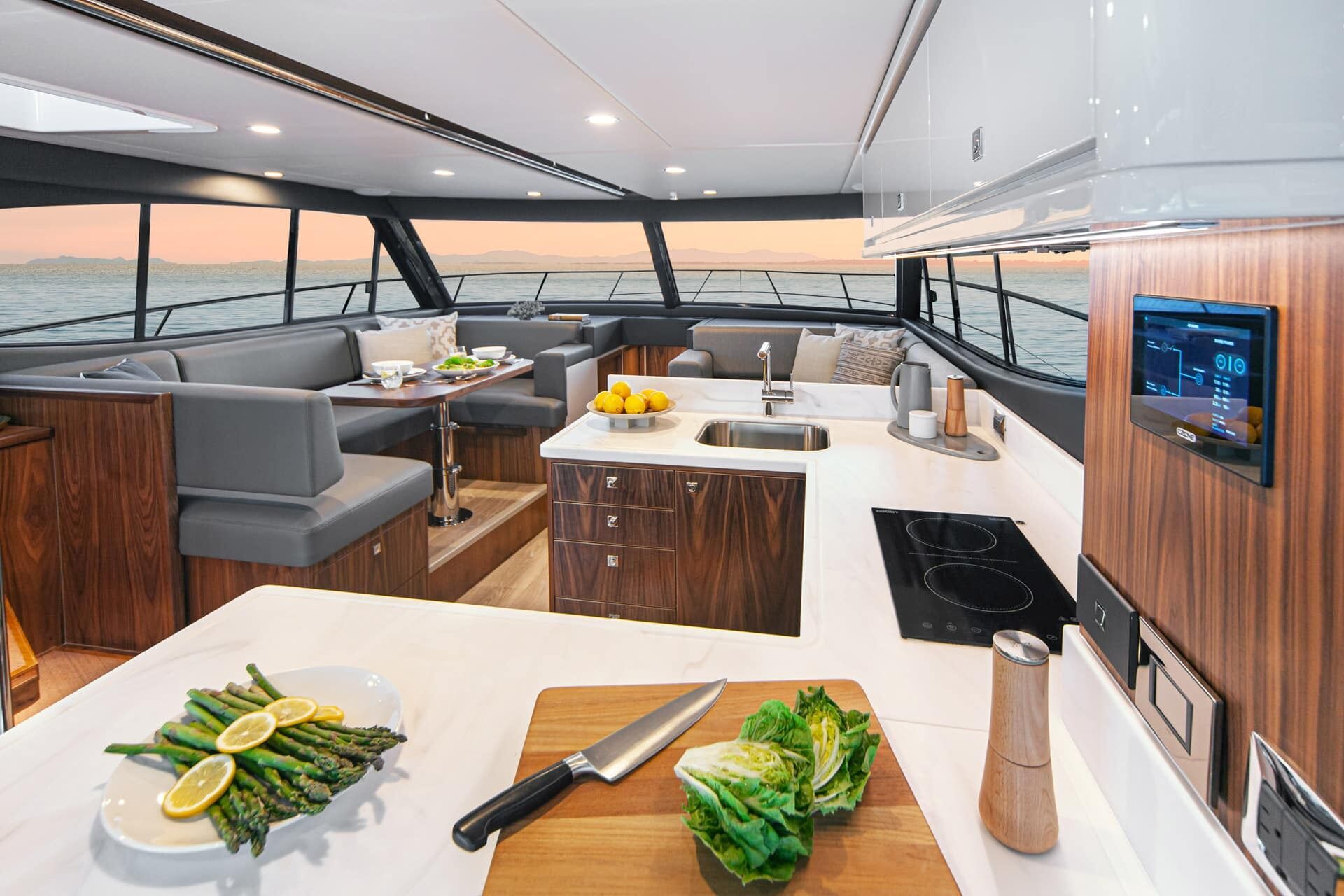 Riviera 46 SMY – Riviera 46 Sports Motor Yacht Saloon 01