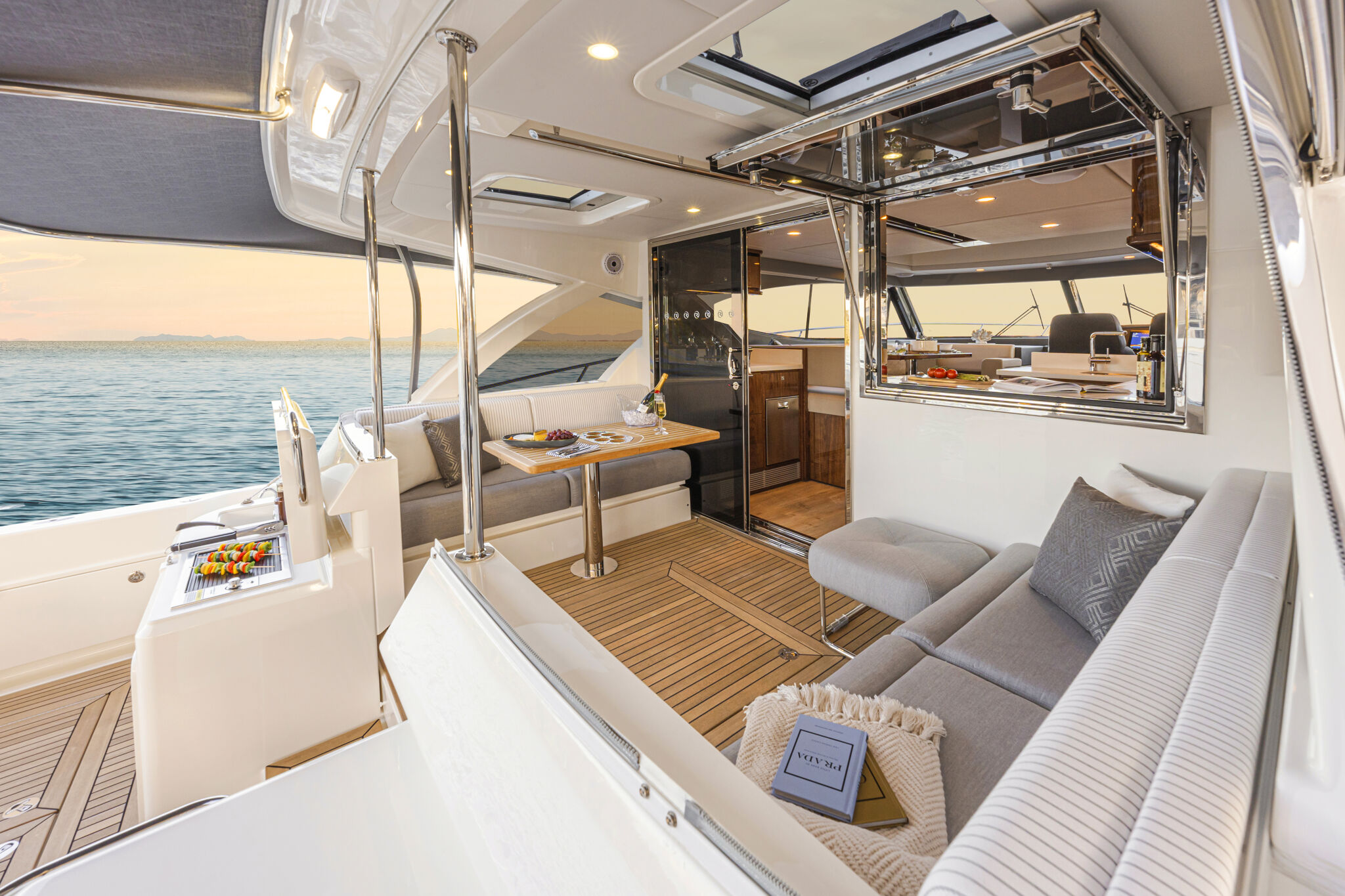 Riviera 465 SUV – Riviera 465 SUV Alfresco 01