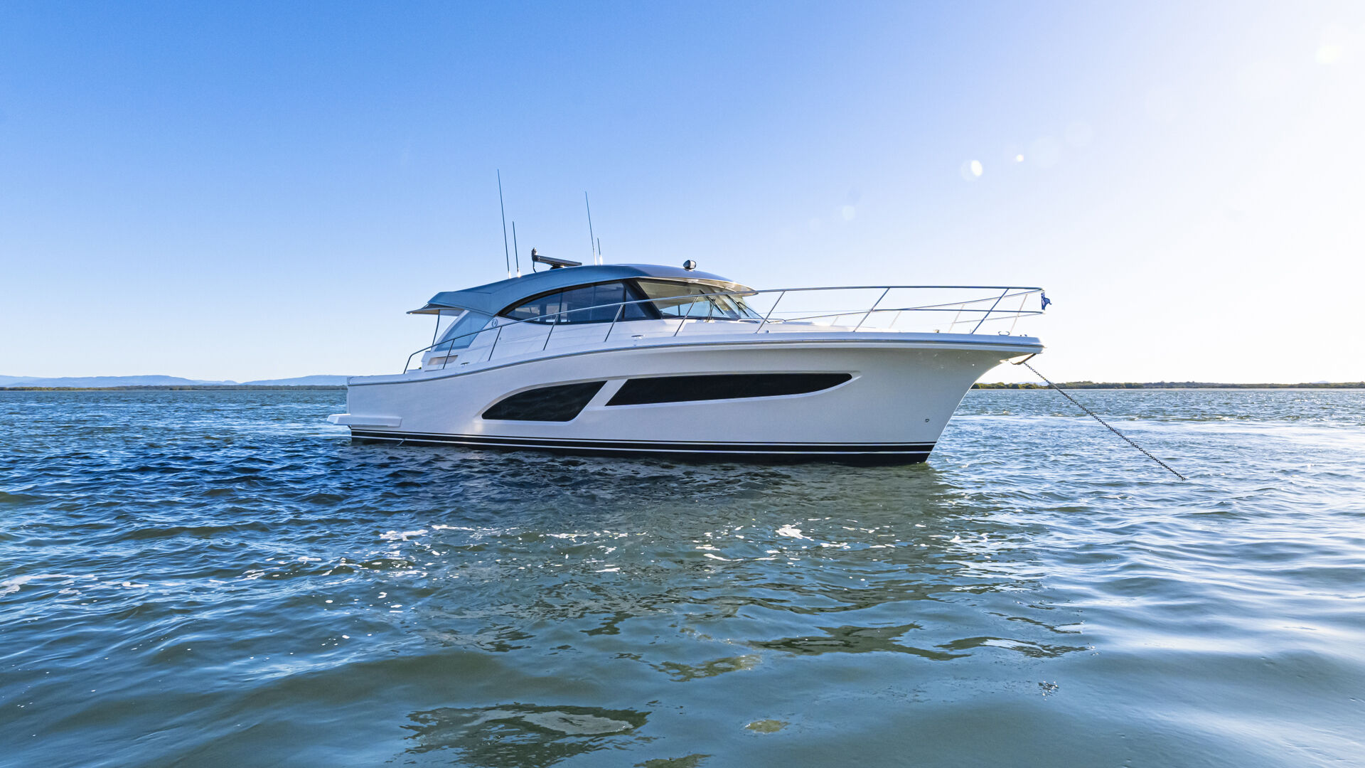 Riviera 465 SUV – Riviera 465 SUV Anchored 04