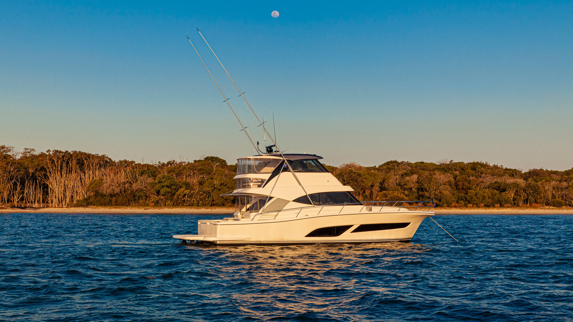Riviera 50 Sports Motor Yacht profile