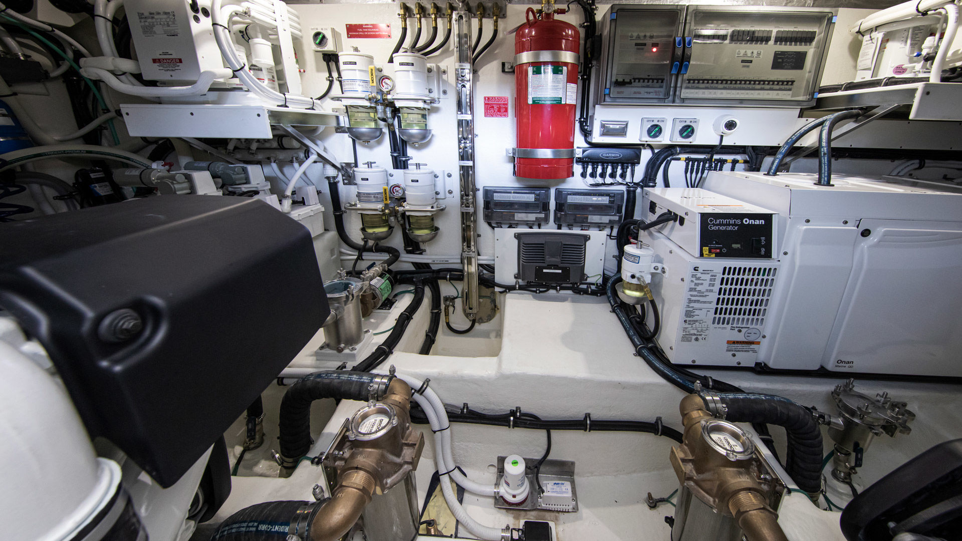 Riviera 505 SUV – Riviera 505 SUV Engine Room 01