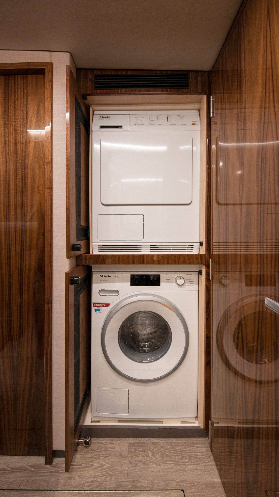Riviera 505 SUV – Riviera 505 SUV Laundry 02 Gloss Walnut Timber Finish
