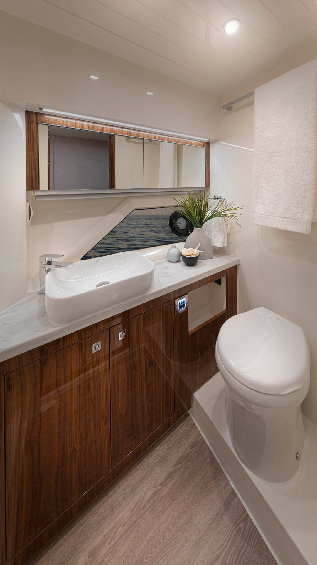 Riviera 505 SUV – Riviera 505 SUV Master Ensuite 01 Gloss Walnut Timber Finish
