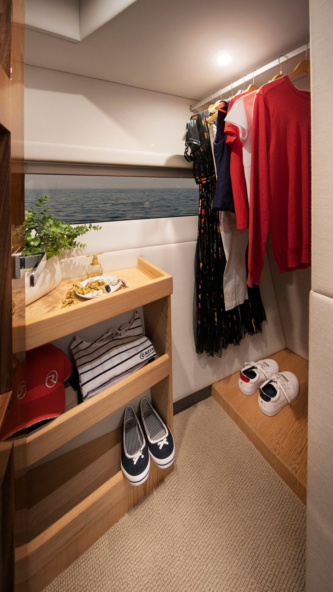 Riviera 505 SUV – Riviera 505 SUV Master Stateroom WIR 01