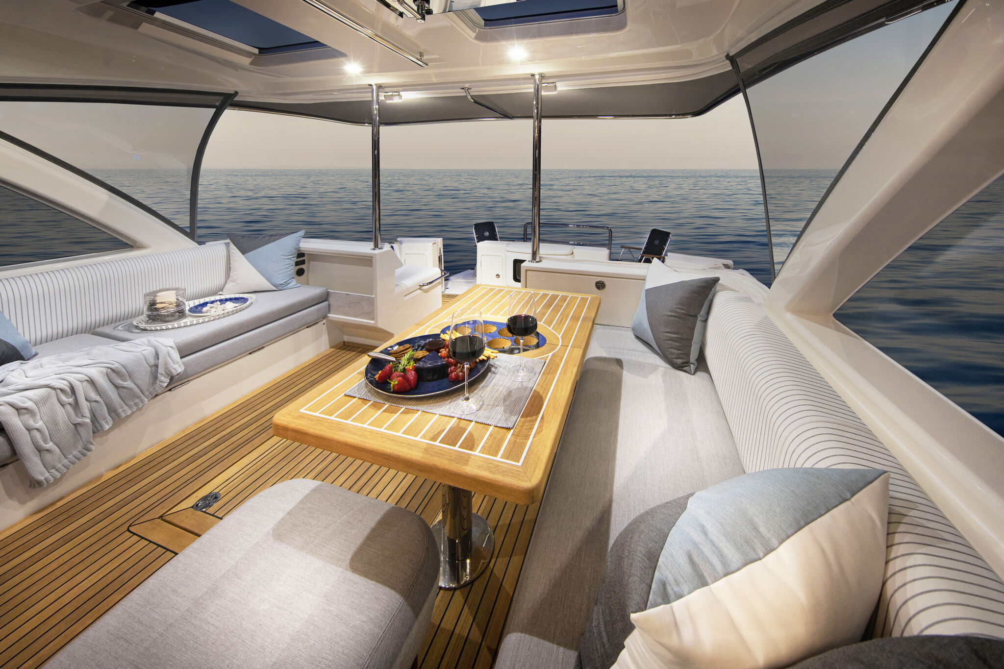 Riviera 505 SUV – Riviera 505 SUV Mezzanine 02