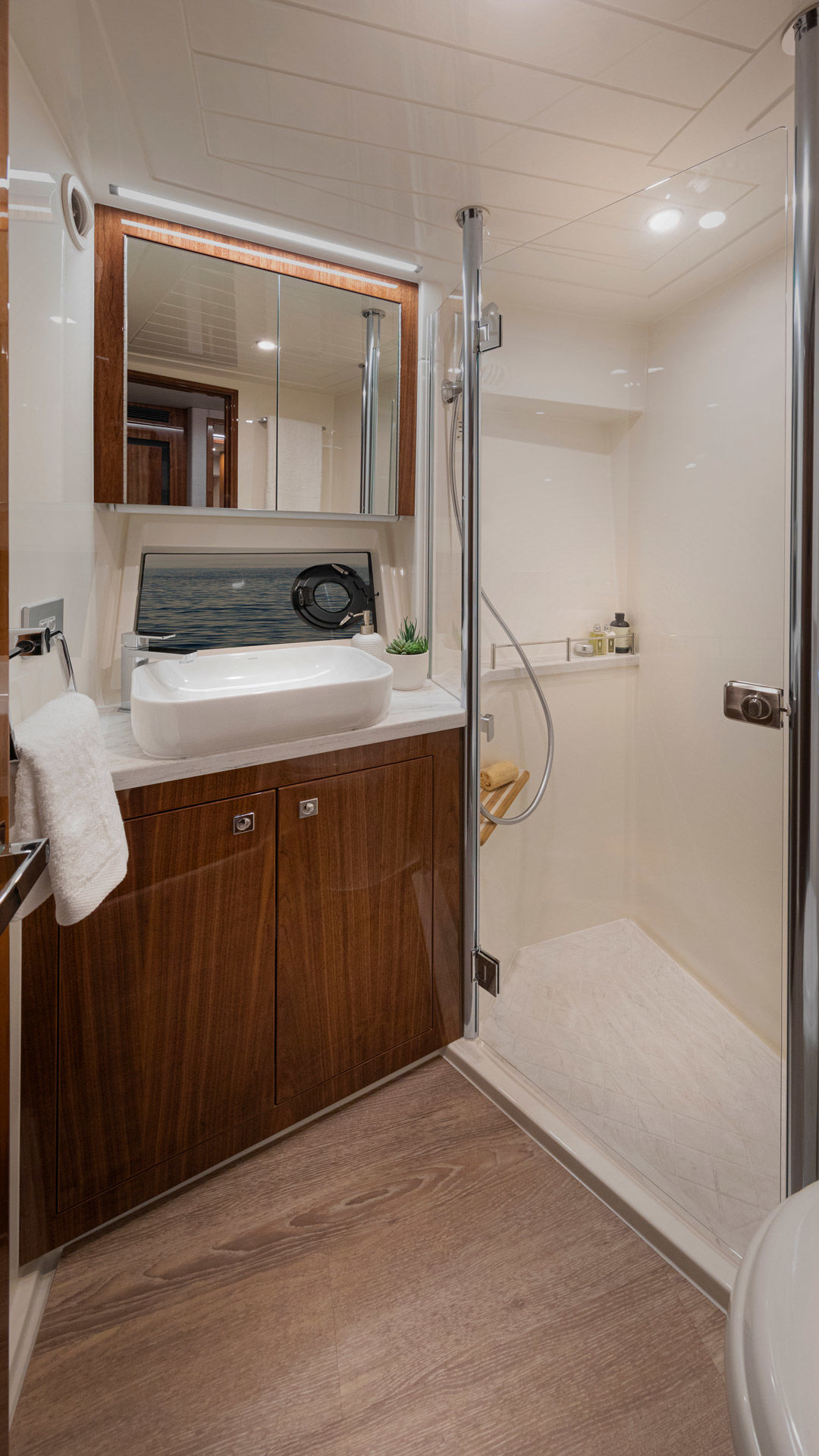 Riviera 505 SUV – Riviera 505 SUV VIP Ensuite and Dayhead 01 Gloss Walnut Timber Finish