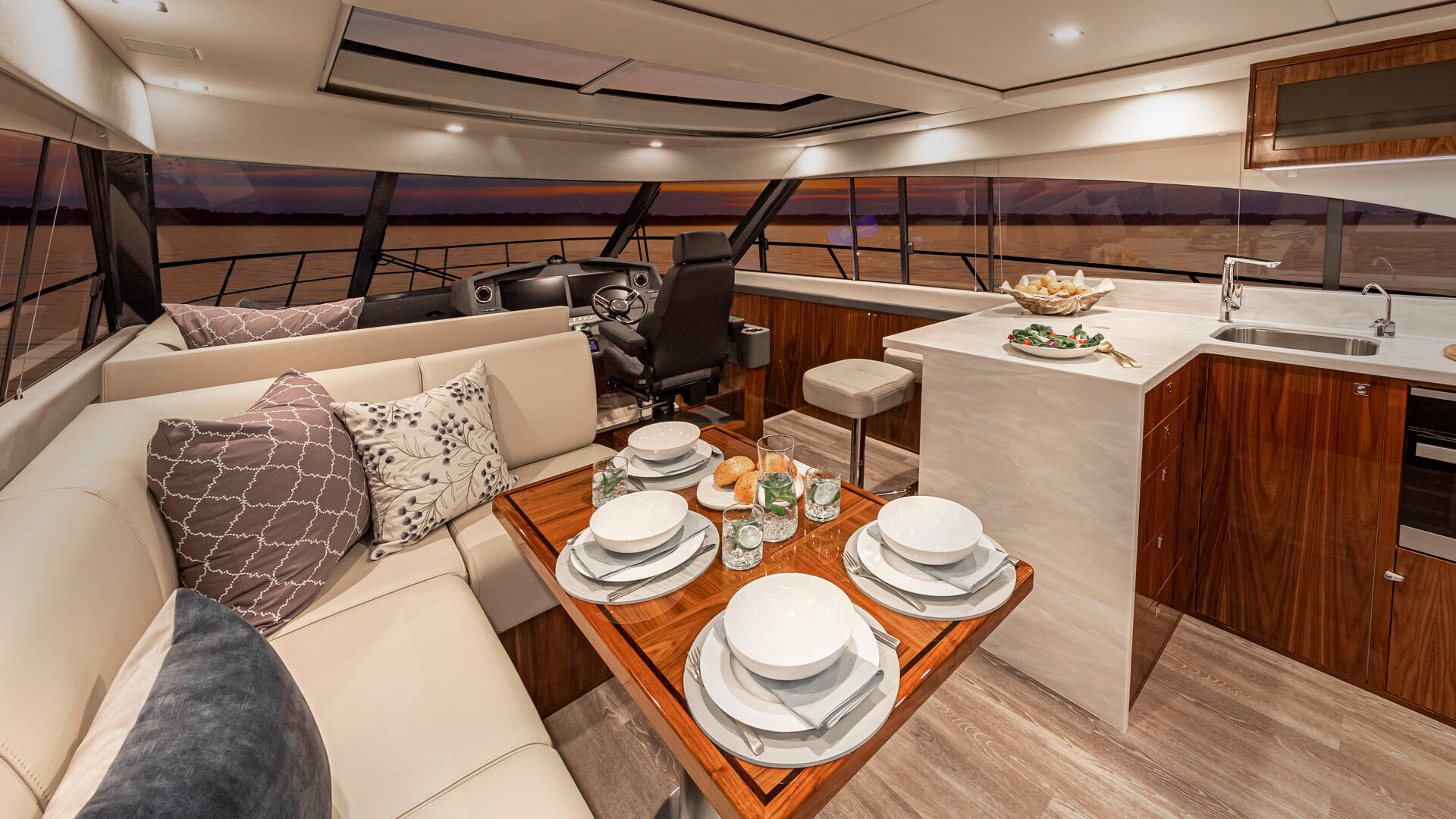 Riviera 5400 SY – Riviera 5400 Sport Yacht Platinum Edition Saloon Gloss Walnut Timber Finish 03 1