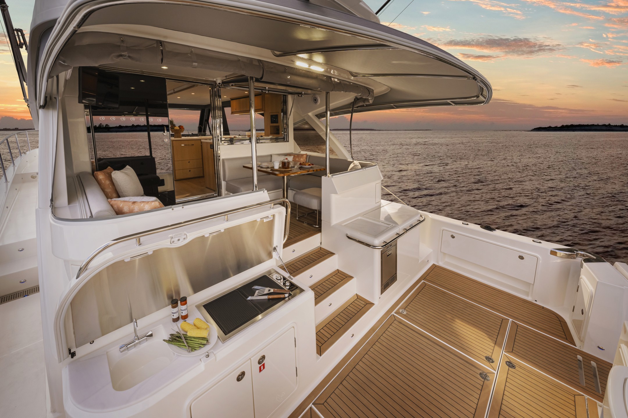 Riviera 58 Sports Motor Yacht profile