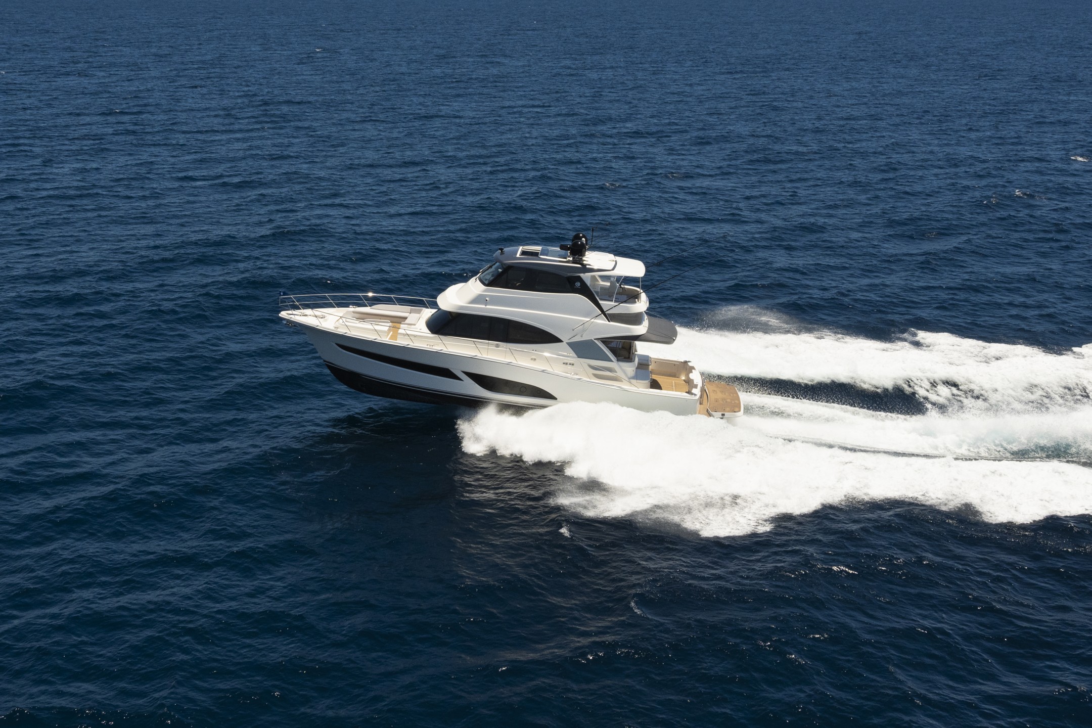 Riviera 58 SMY – Riviera 58 Sports Motor Yacht Running 014