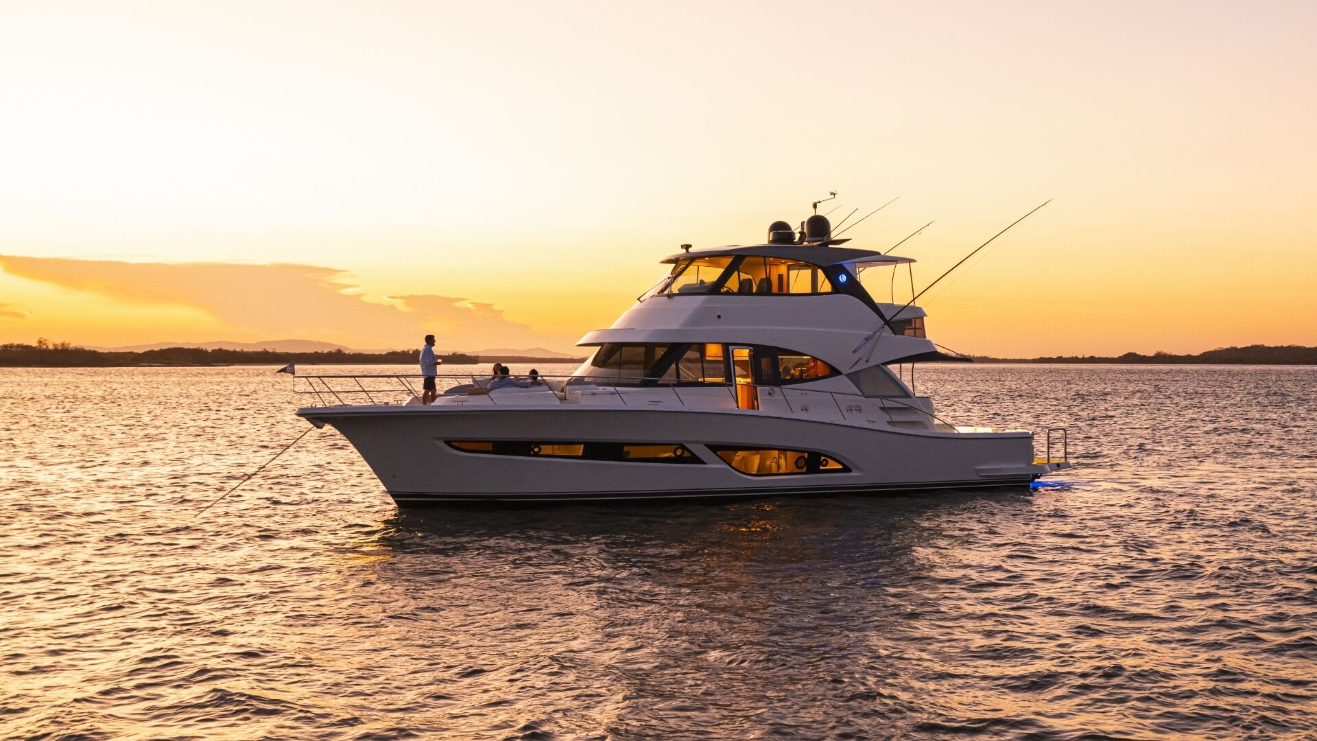 Riviera 58 SMY – Riviera 58 Sports Motor Yacht Sunset 09