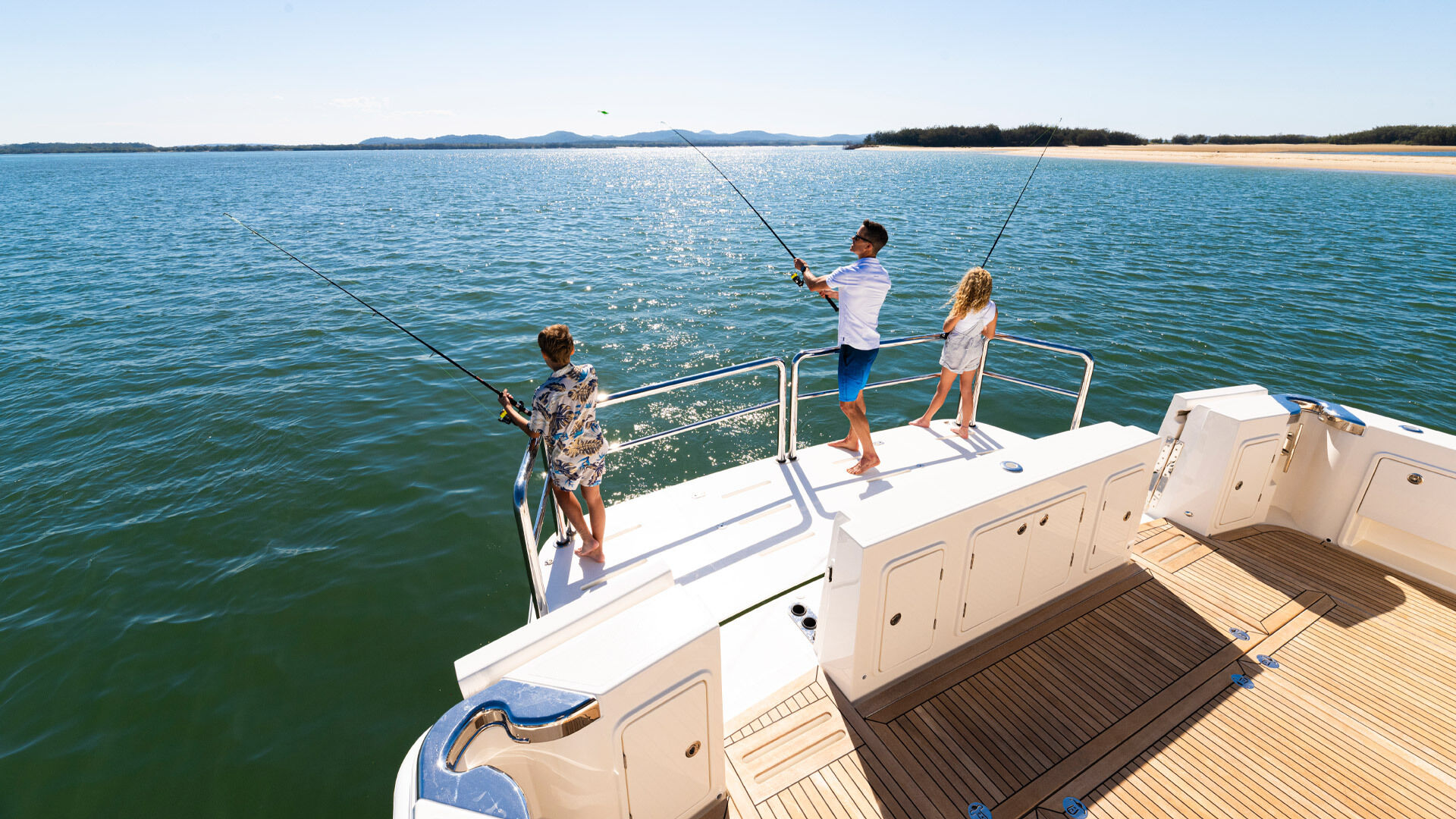 Riviera 585 SUV – Riviera 585 SUV Cockpit Fishing 03