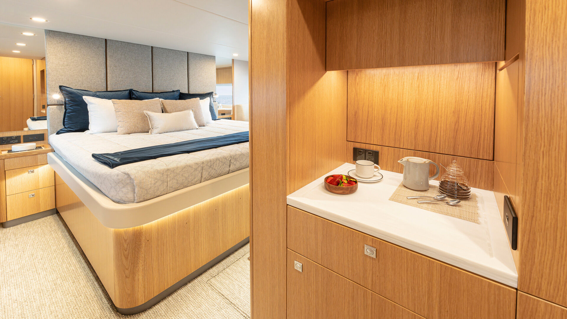 Riviera 585 SUV – Riviera 585 SUV Master Stateroom 04