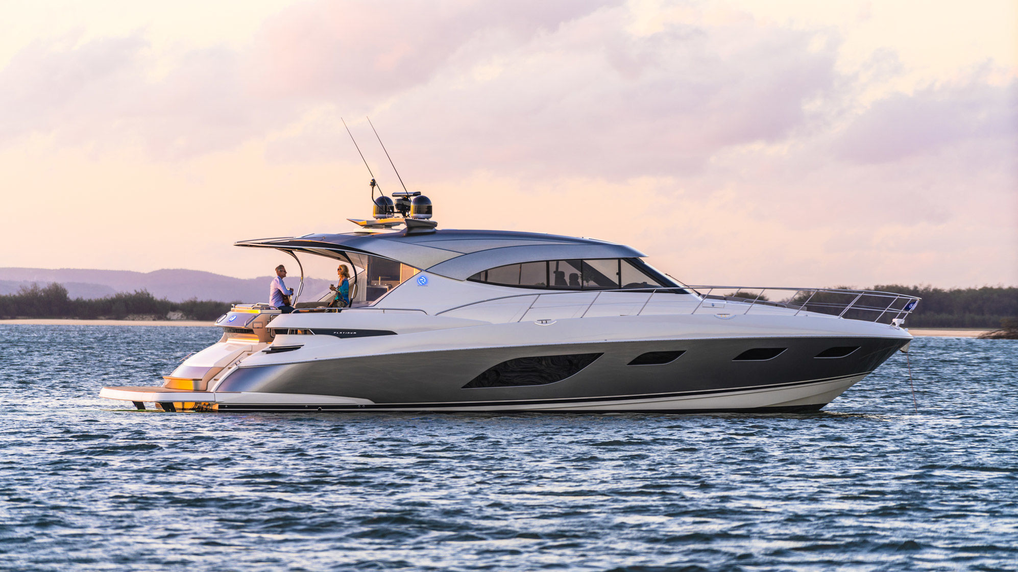 Riviera 6000 Sport Yacht Platinum Edition profile