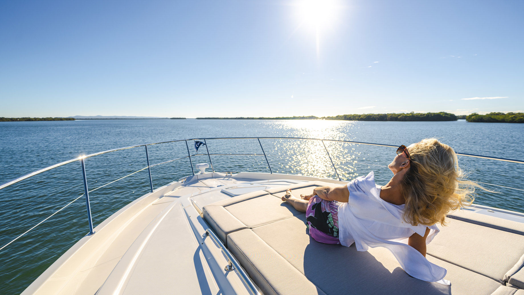 Riviera 6000 SY – Riviera 6000 Sport Yacht Platinum Edition Foredeck 06