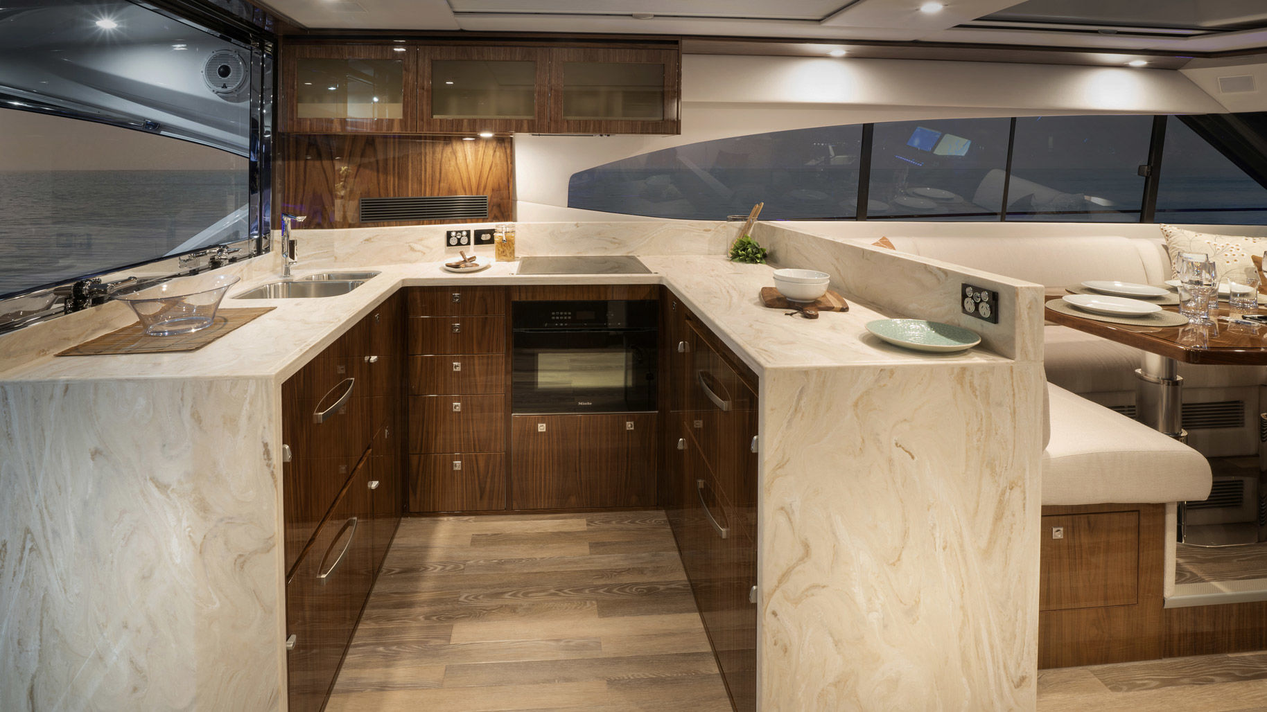 Riviera 6000 SY – Riviera 6000 Sport Yacht Platinum Edition Galley 01