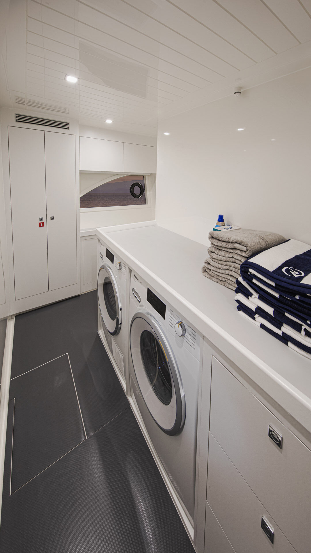 Riviera 64 SMY – Riviera 64 Sports Motor Yacht Utility Room 01