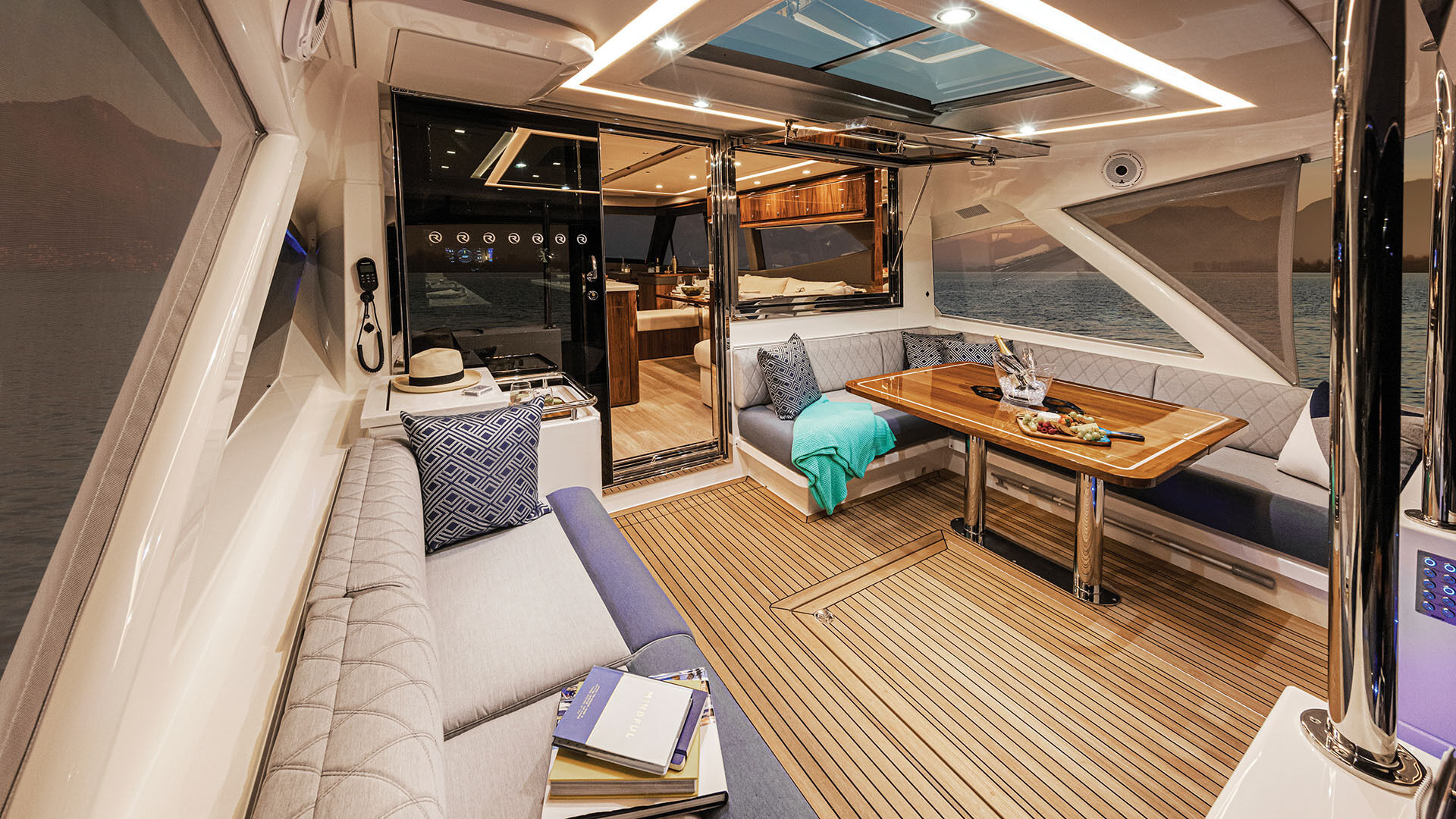 Riviera 645 SUV – Riviera 645 SUV Alfresco 01