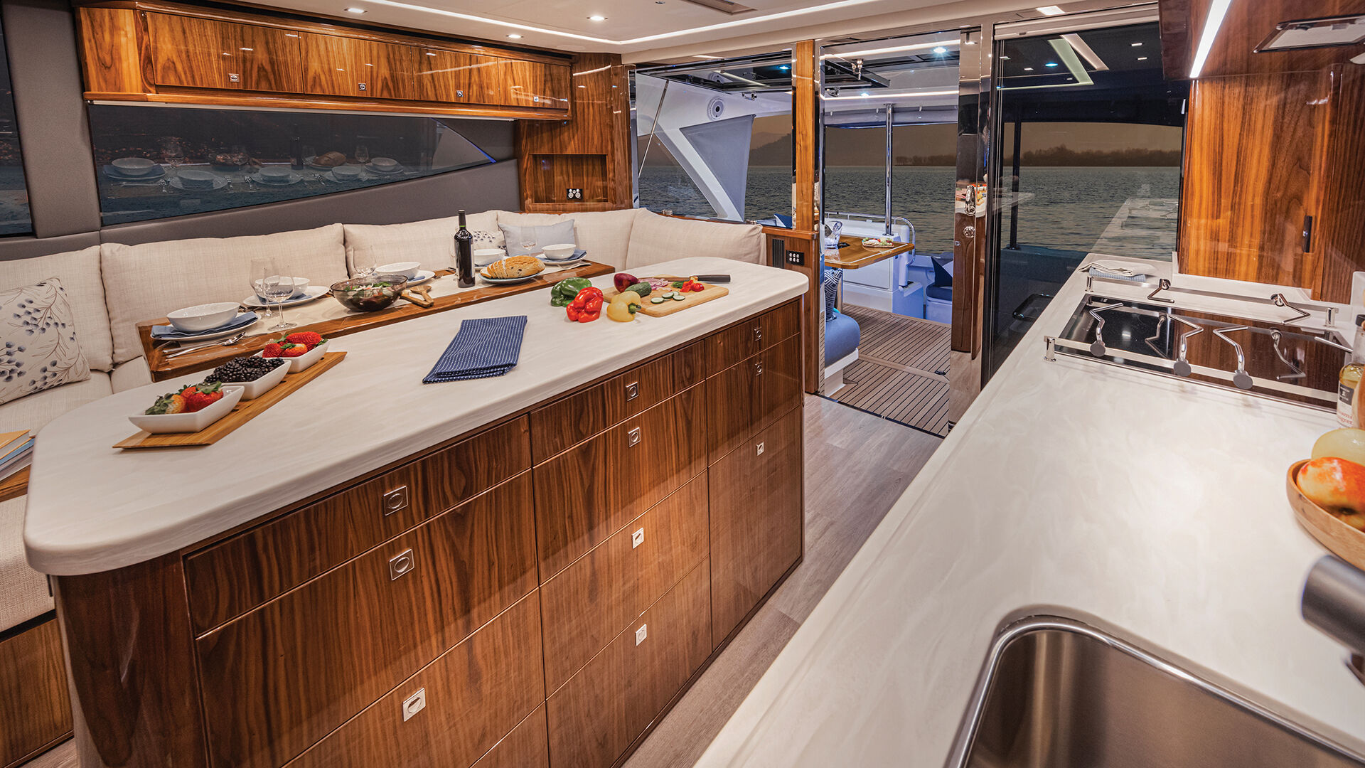 Riviera 645 SUV – Riviera 645 SUV Classic Galley 02