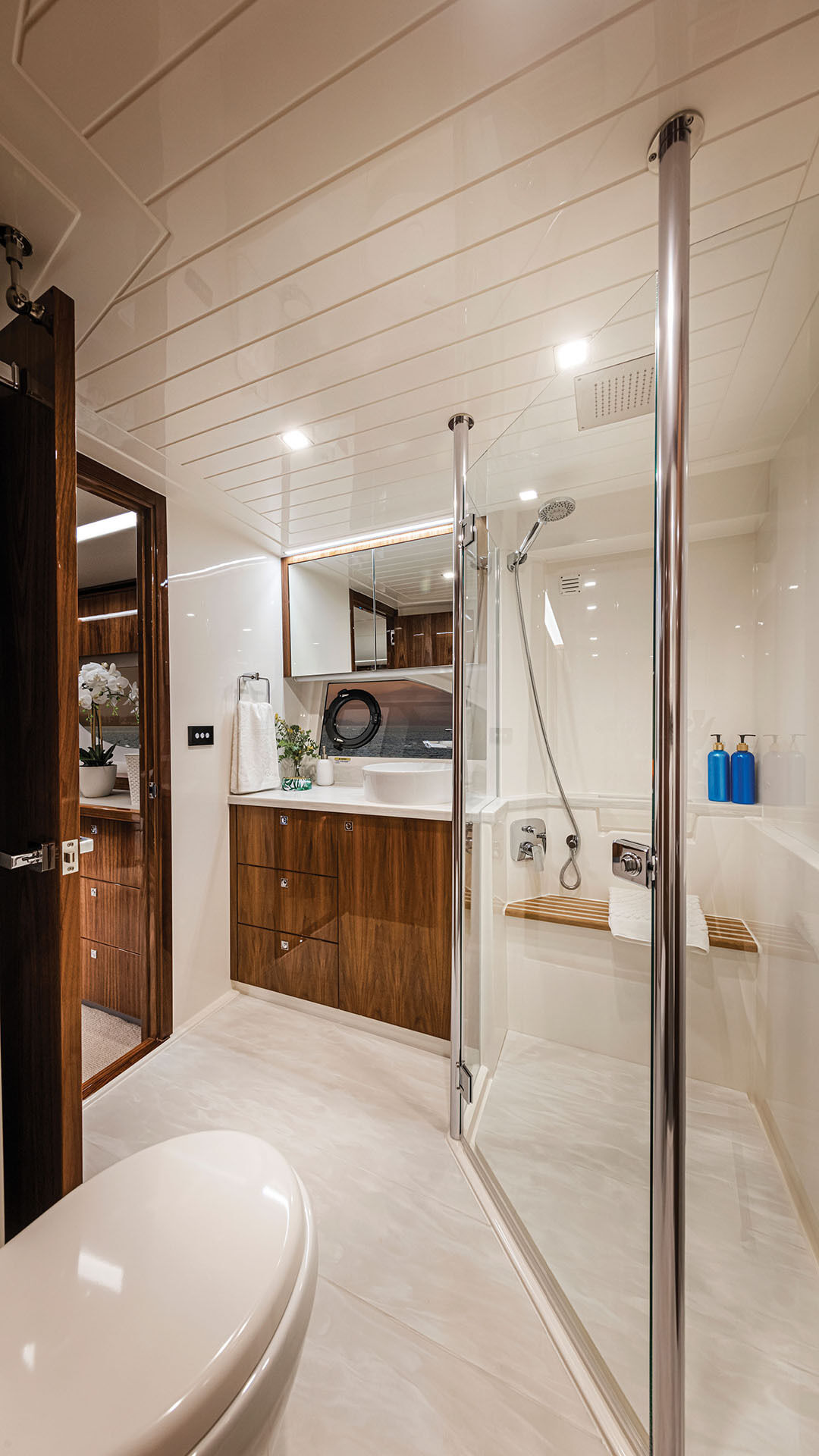 Riviera 645 SUV – Riviera 645 SUV Master Ensuite 02