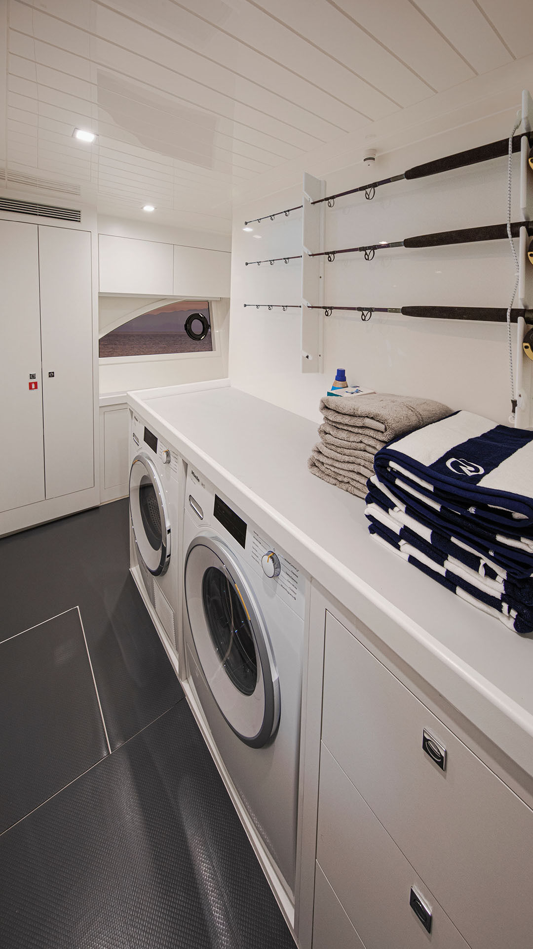 Riviera 645 SUV – Riviera 645 SUV Utility Room 03