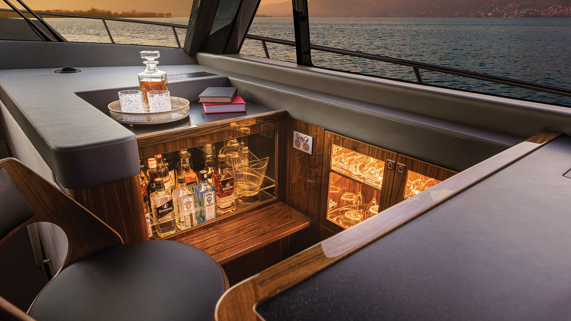 Riviera 645 SUV – Riviera 645 SUV Wetbar Optional