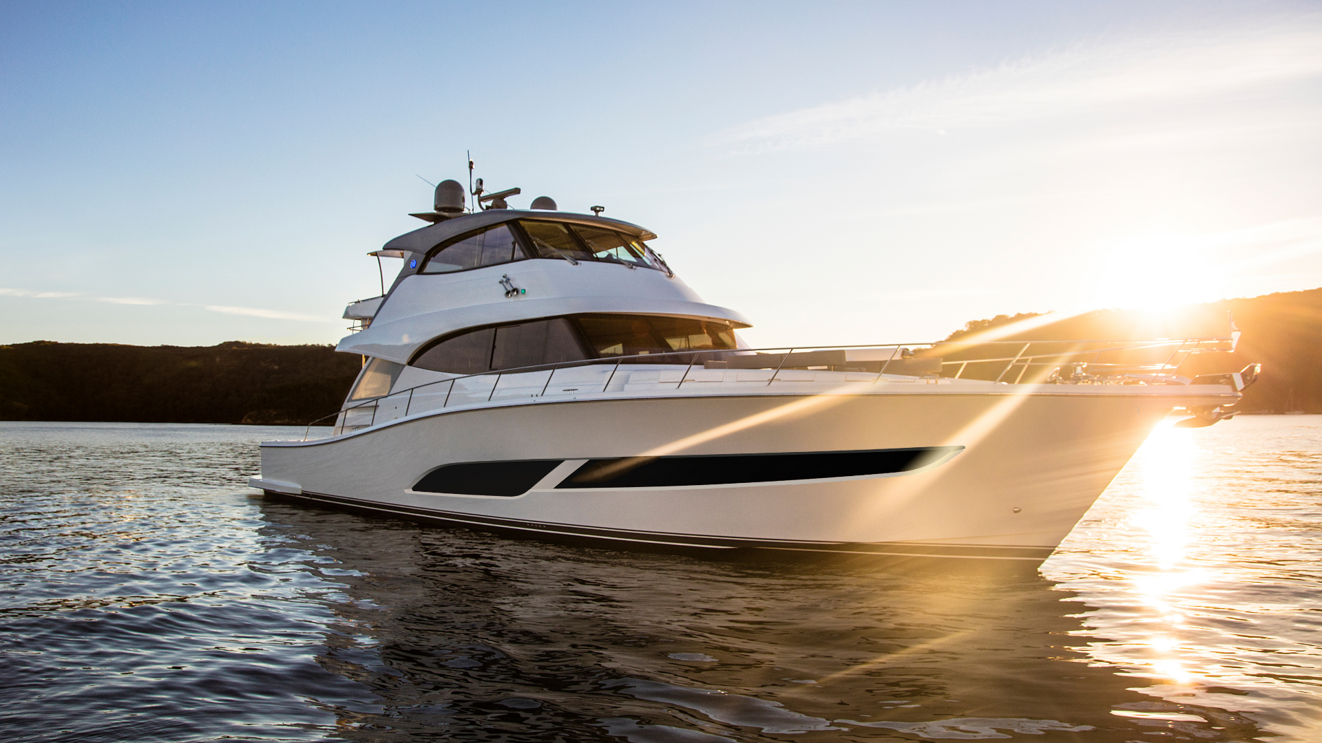 Riviera 68 SMY – Riviera 68 Sports Motor Yacht Anchored 03.png